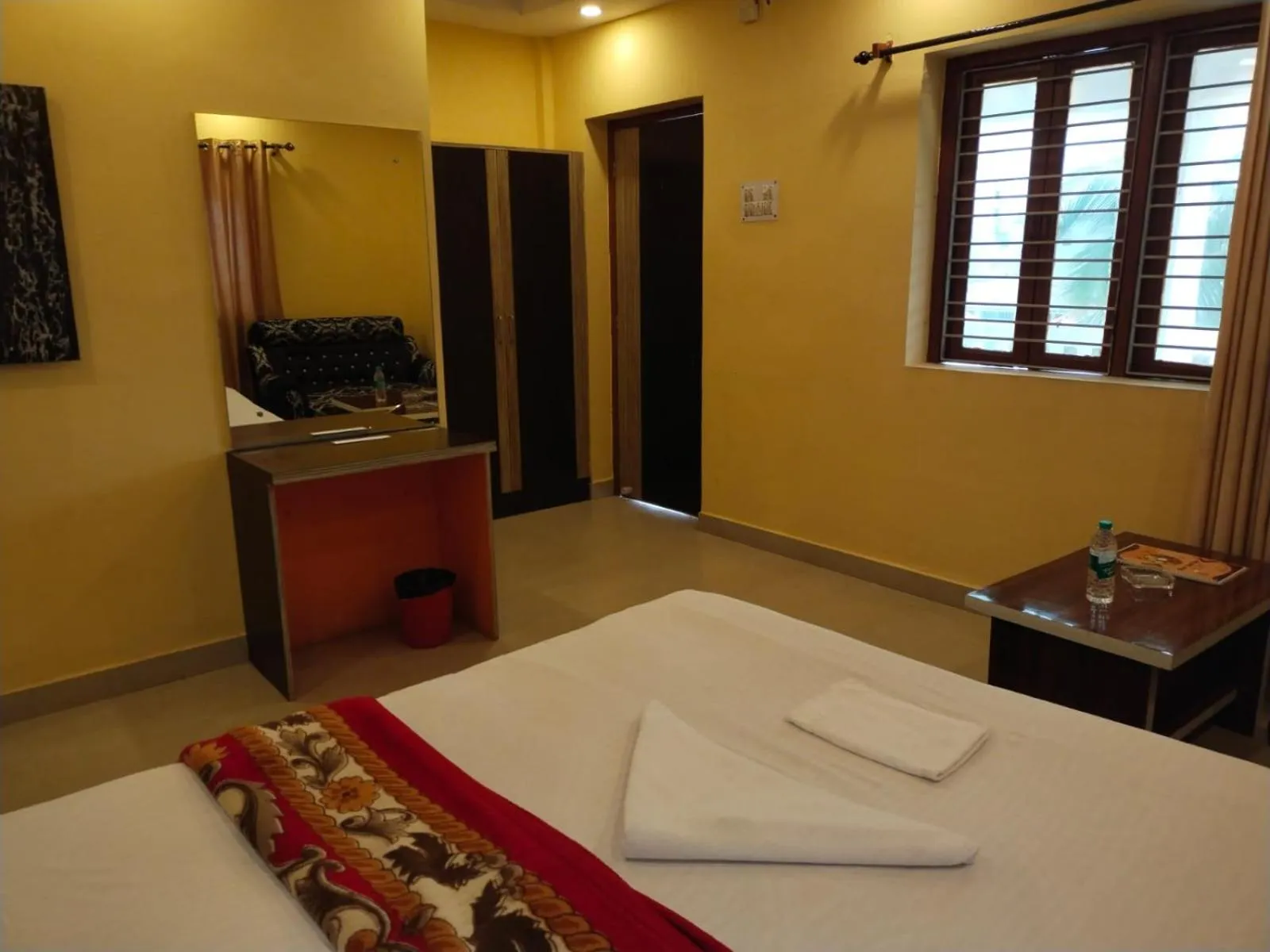 Bed in Silver Sand Eco Resort !! Beachfront !!