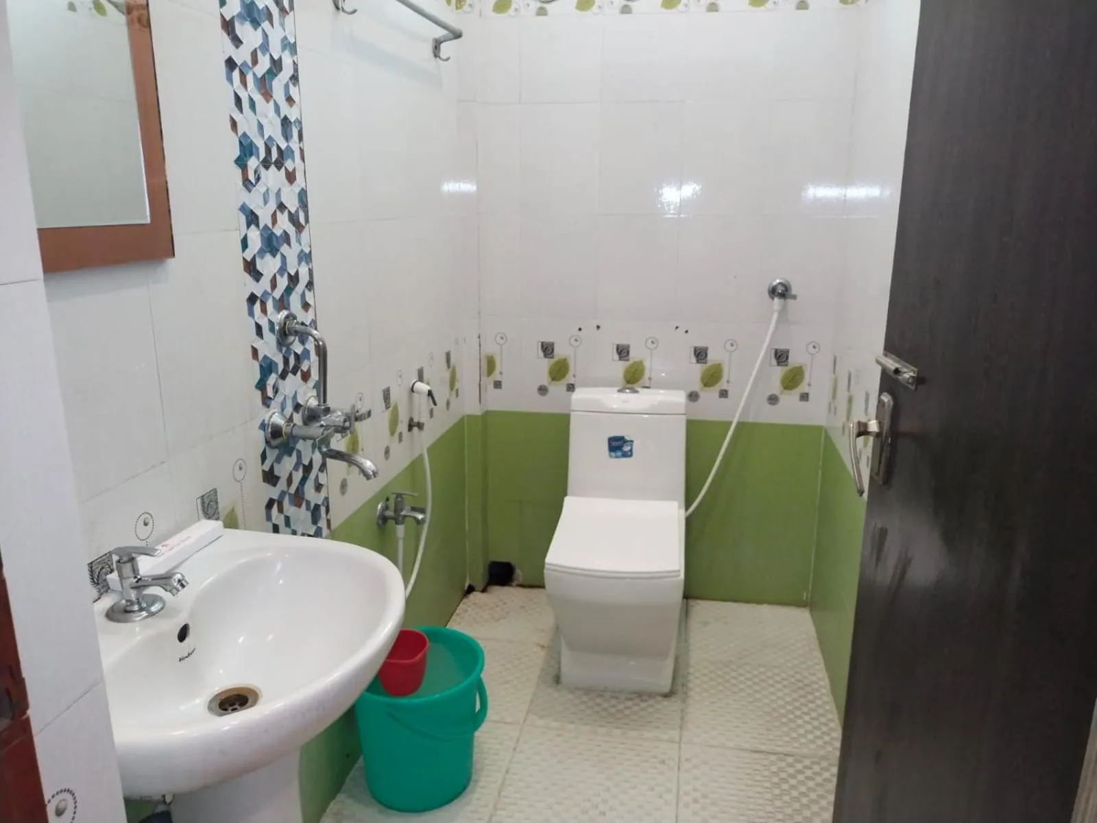 Shower in Silver Sand Eco Resort !! Beachfront !!