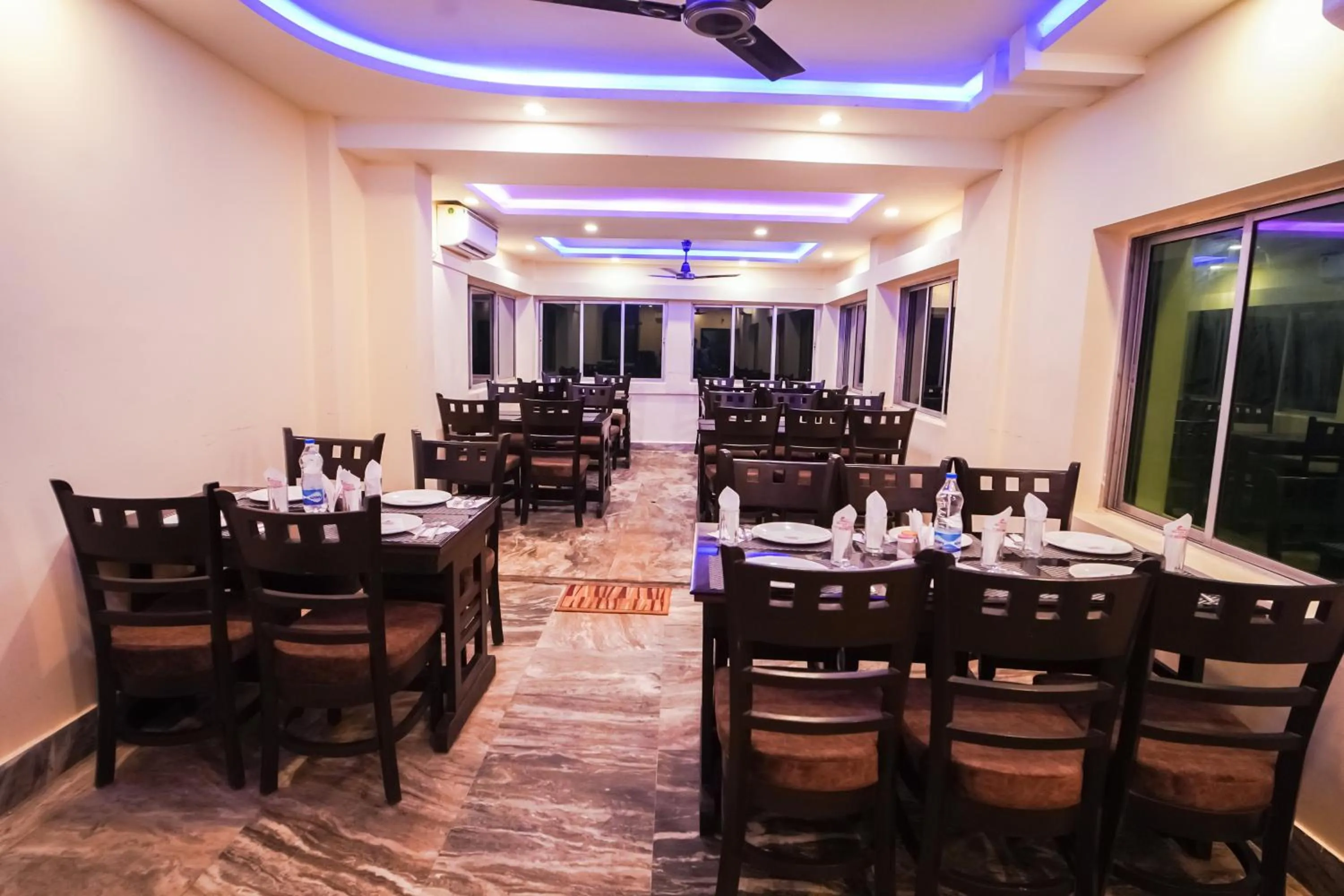 Restaurant/places to eat in Silver Sand Eco Resort !! Beachfront !!