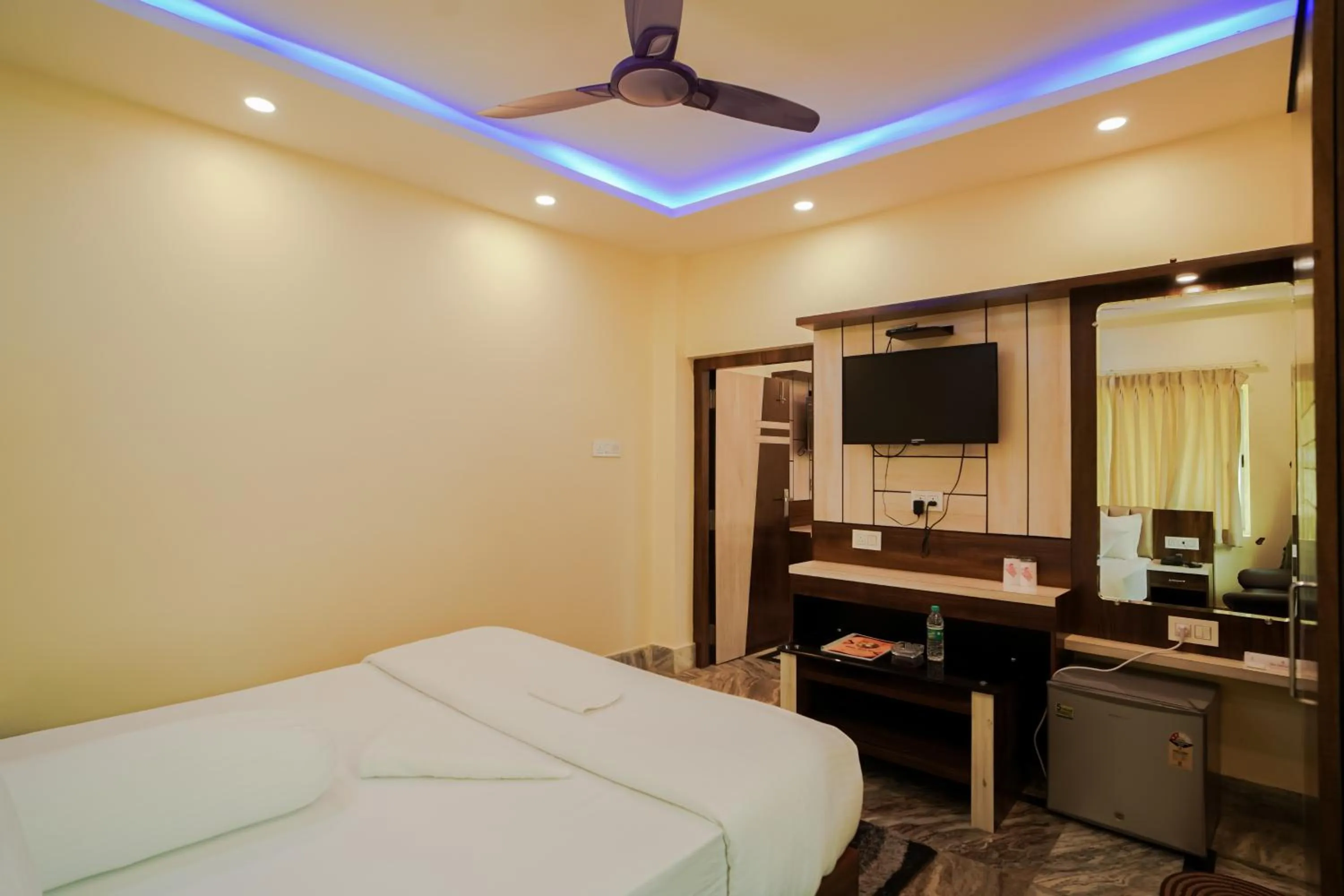 Bed in Silver Sand Eco Resort !! Beachfront !!