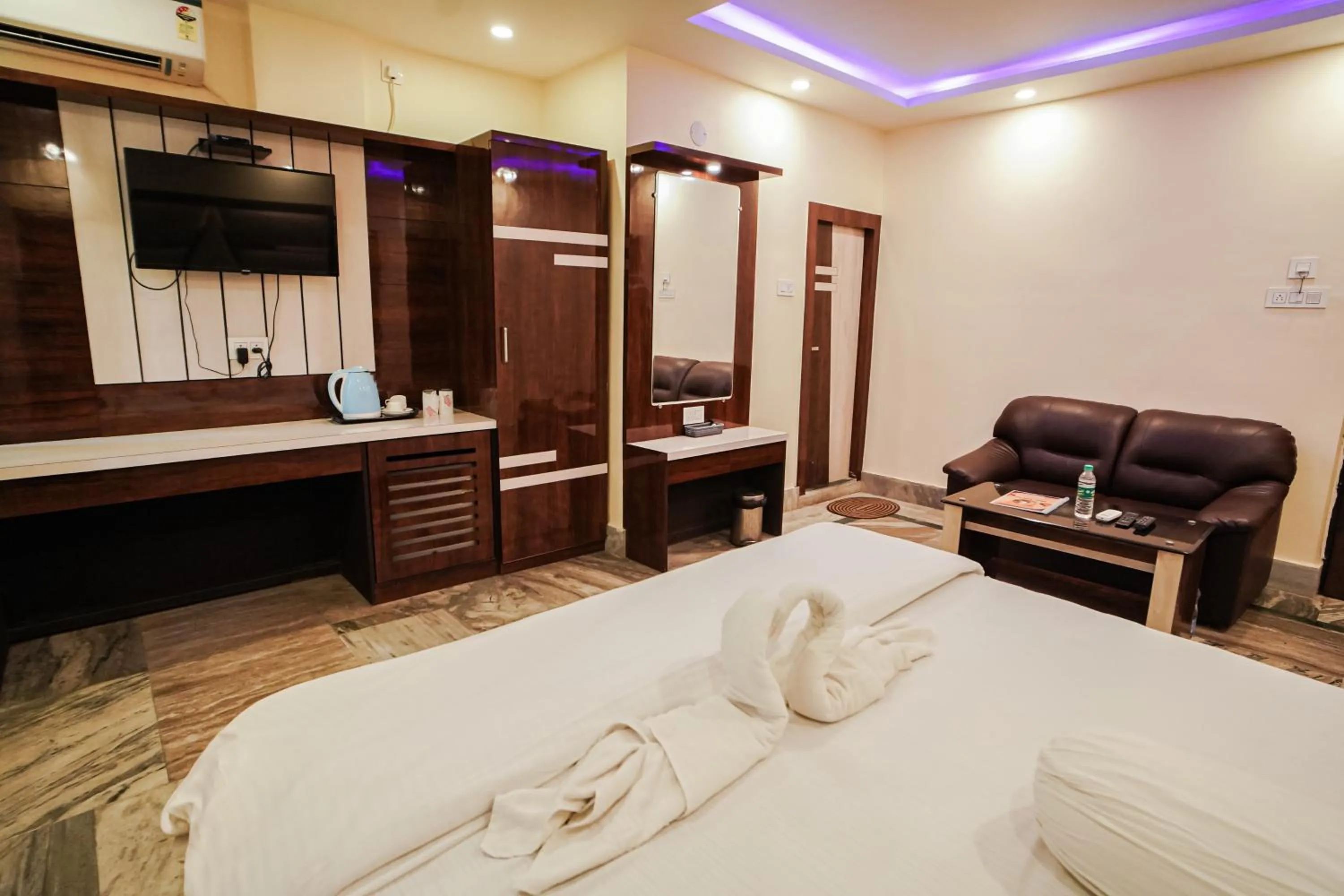 Bed in Silver Sand Eco Resort !! Beachfront !!