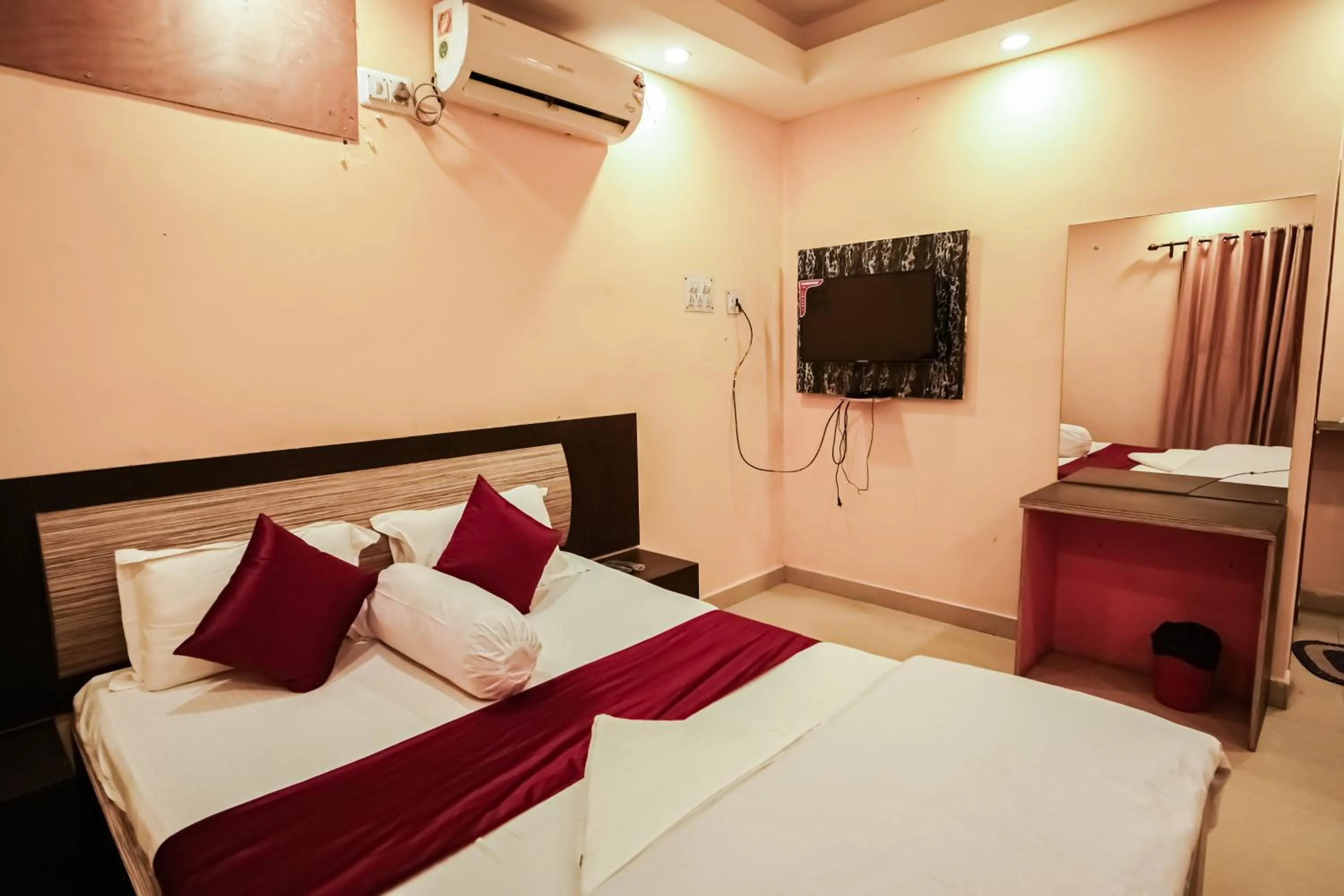 Bed in Silver Sand Eco Resort !! Beachfront !!