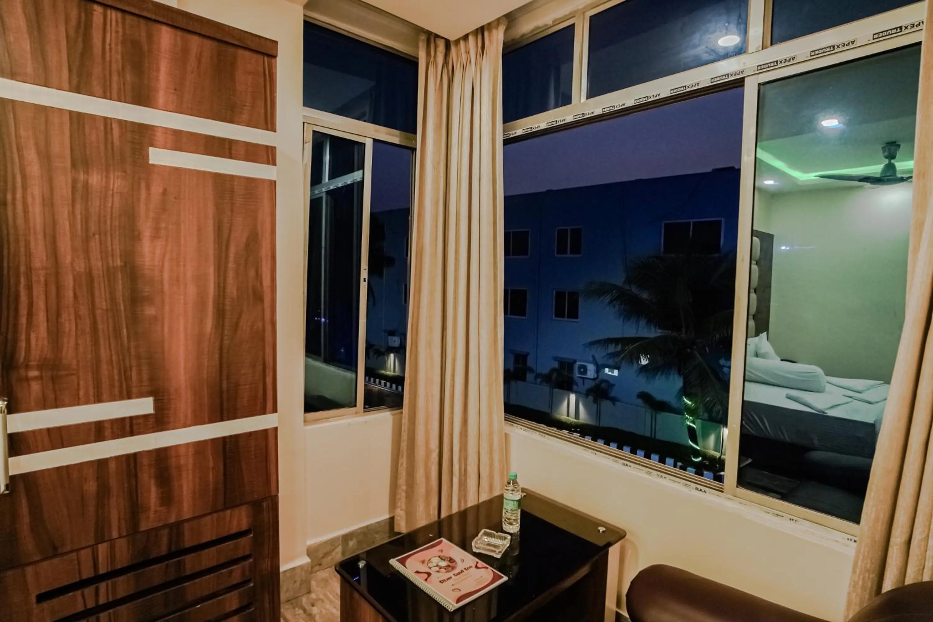 Night in Silver Sand Eco Resort !! Beachfront !!