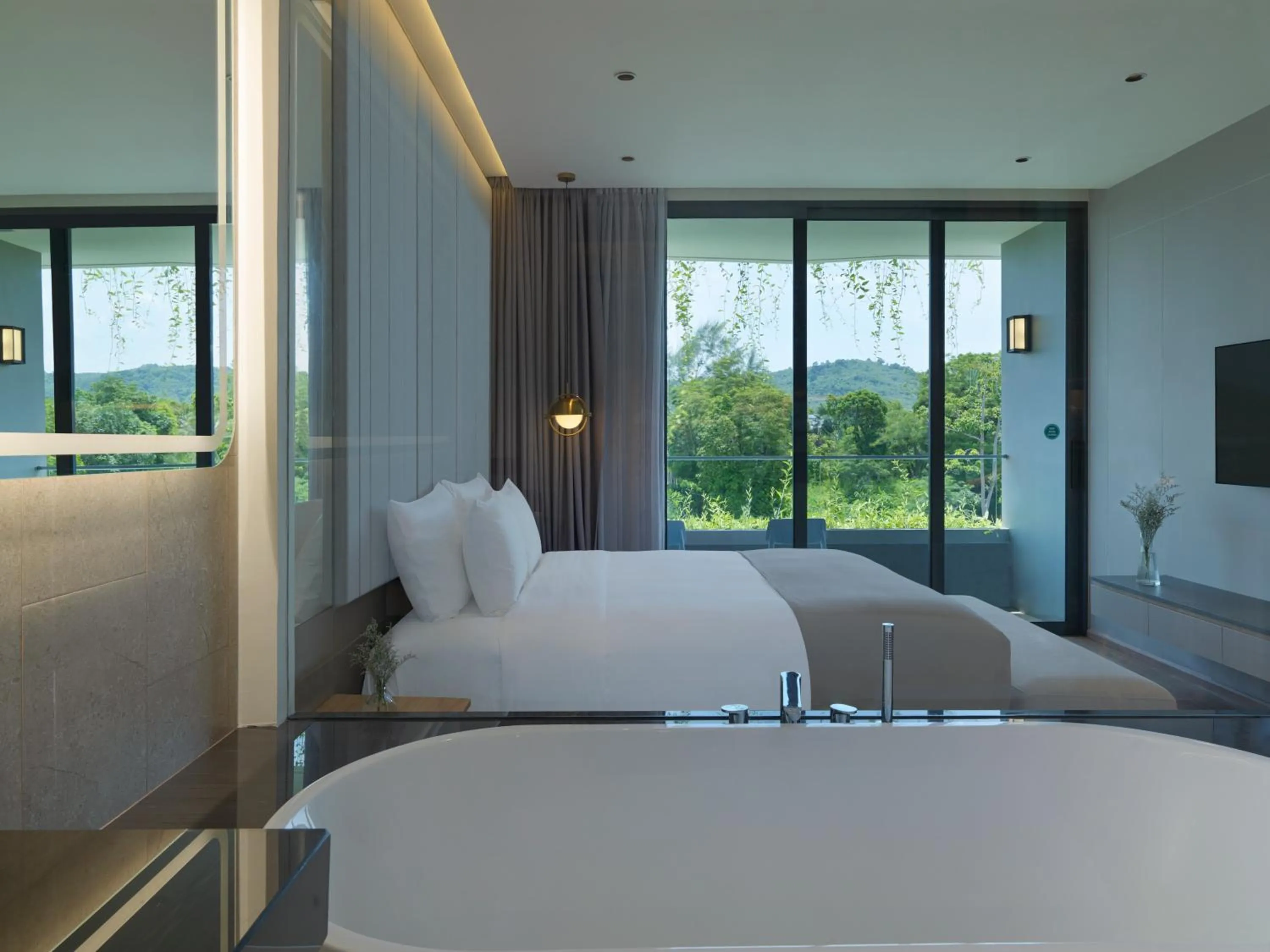 Bed in La Green Hotel and Residence