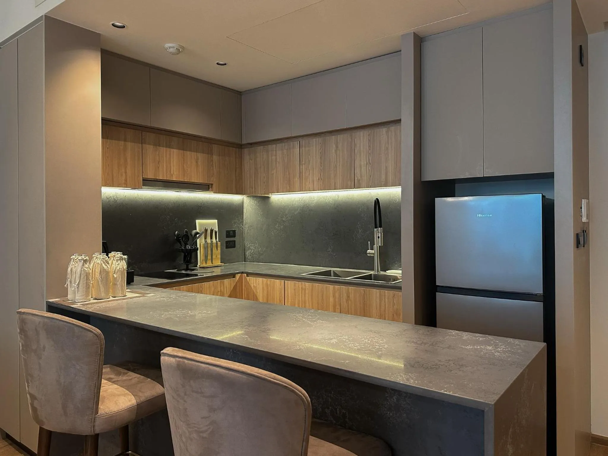 Kitchen or kitchenette in La Green Hotel and Residence