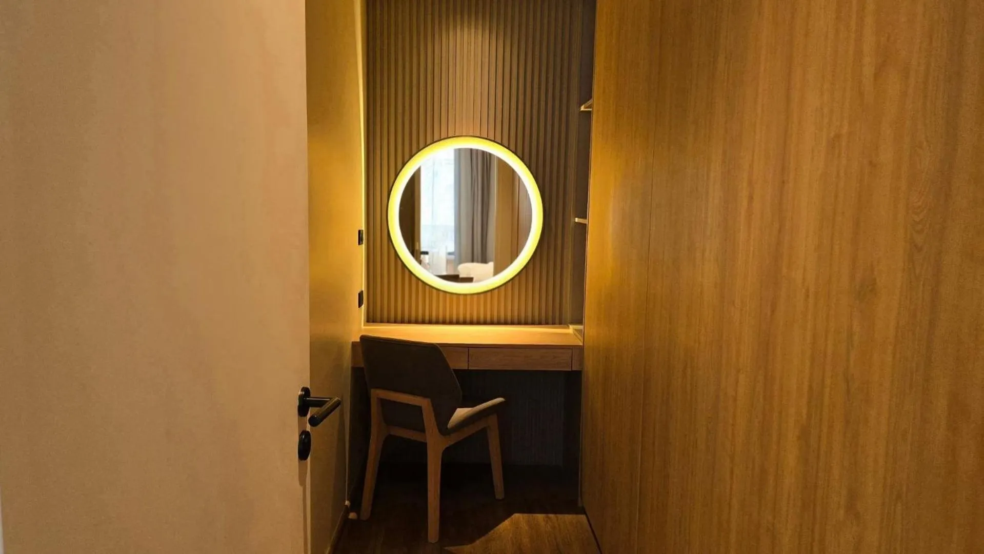 wardrobe in La Green Hotel and Residence