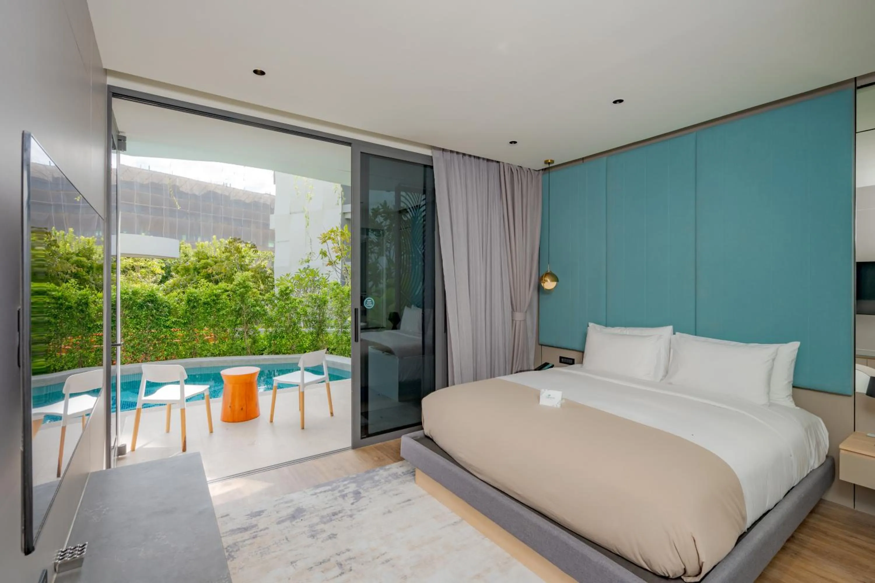 Bed in La Green Hotel and Residence