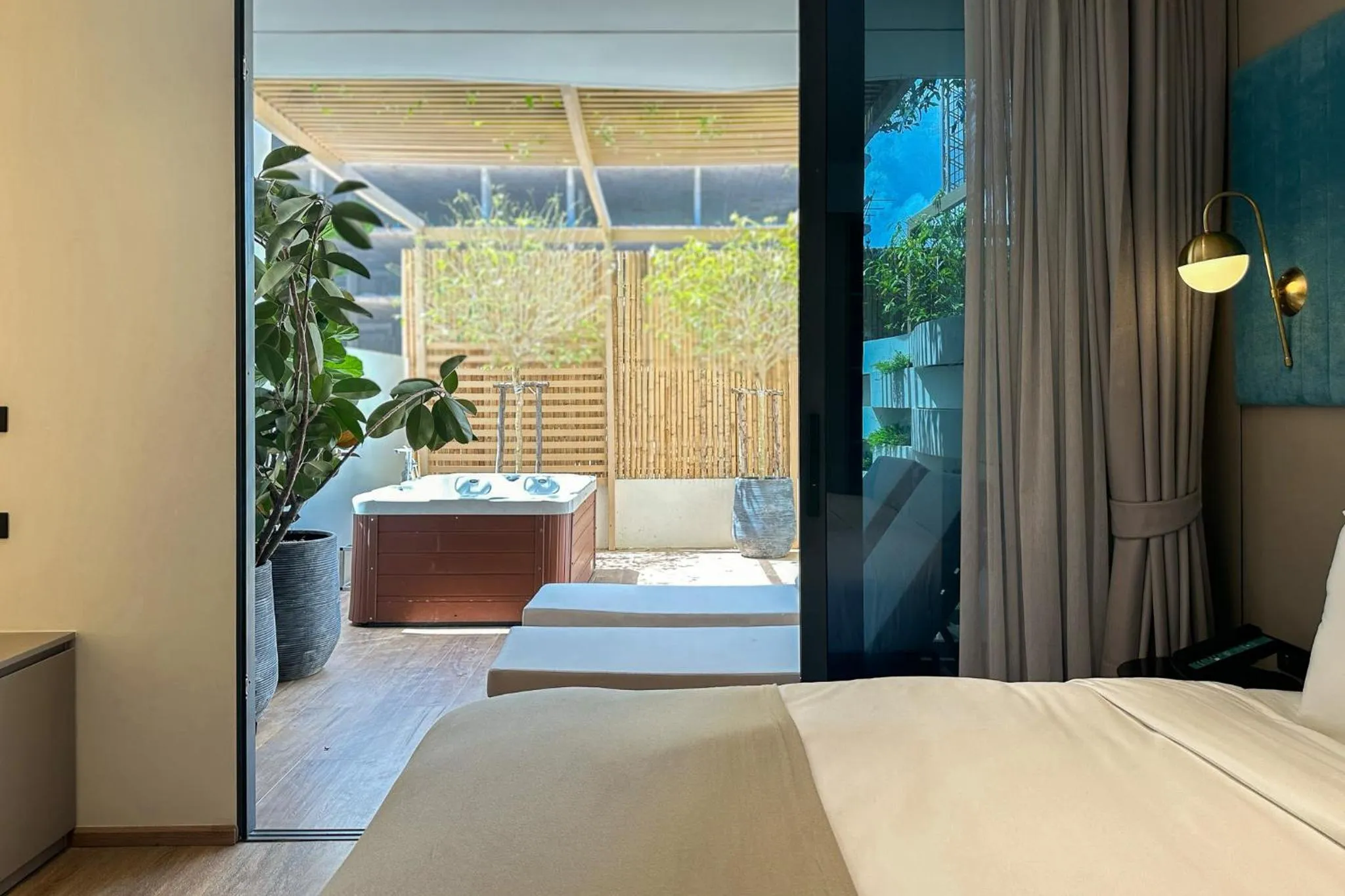 Bed in La Green Hotel and Residence