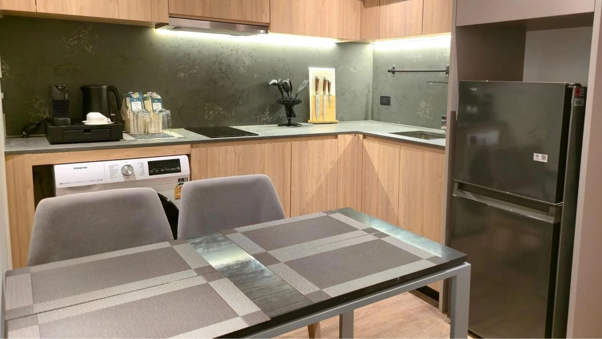 Kitchen or kitchenette in La Green Hotel and Residence
