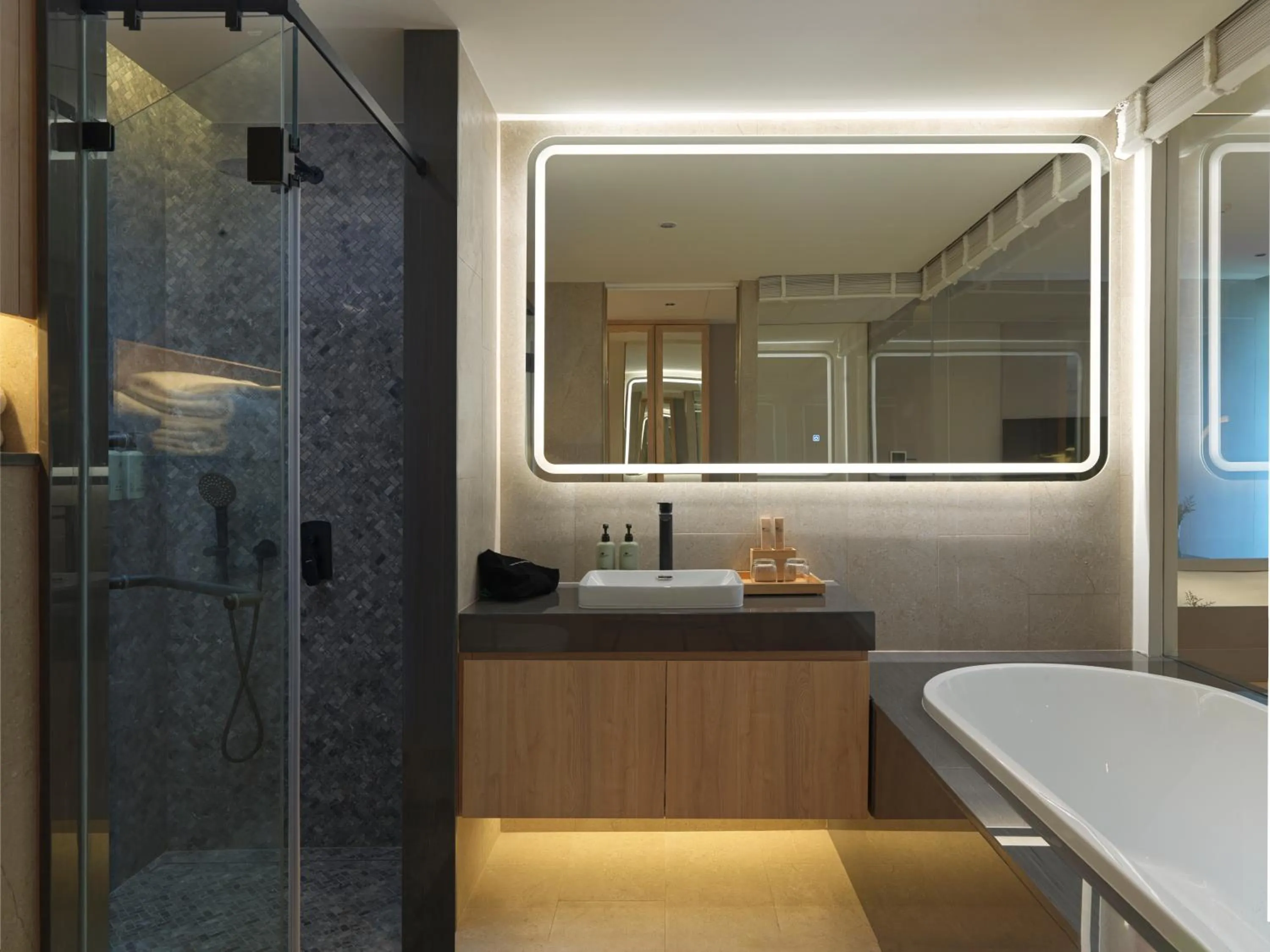 Shower in La Green Hotel and Residence