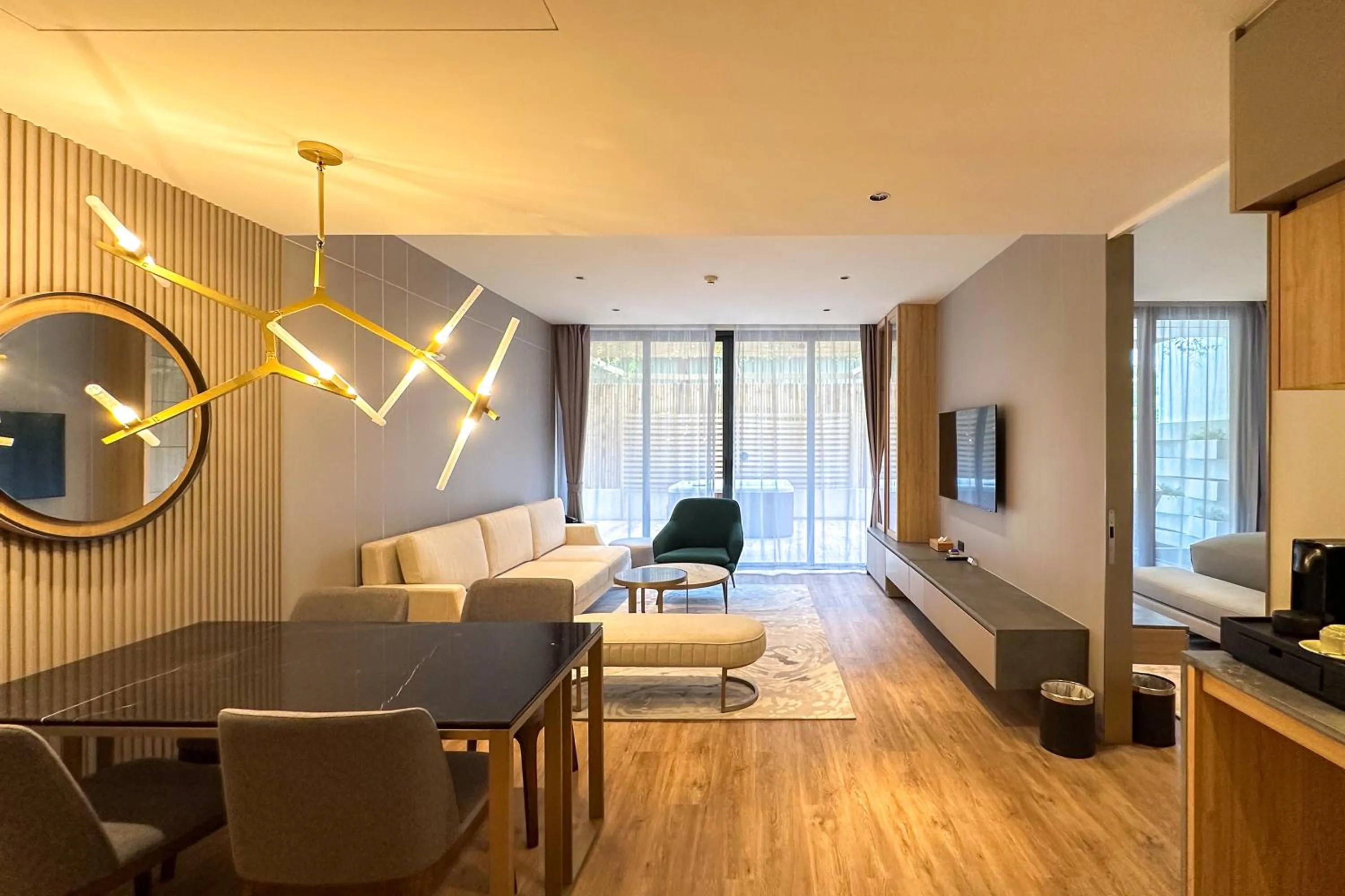 Bed in La Green Hotel and Residence