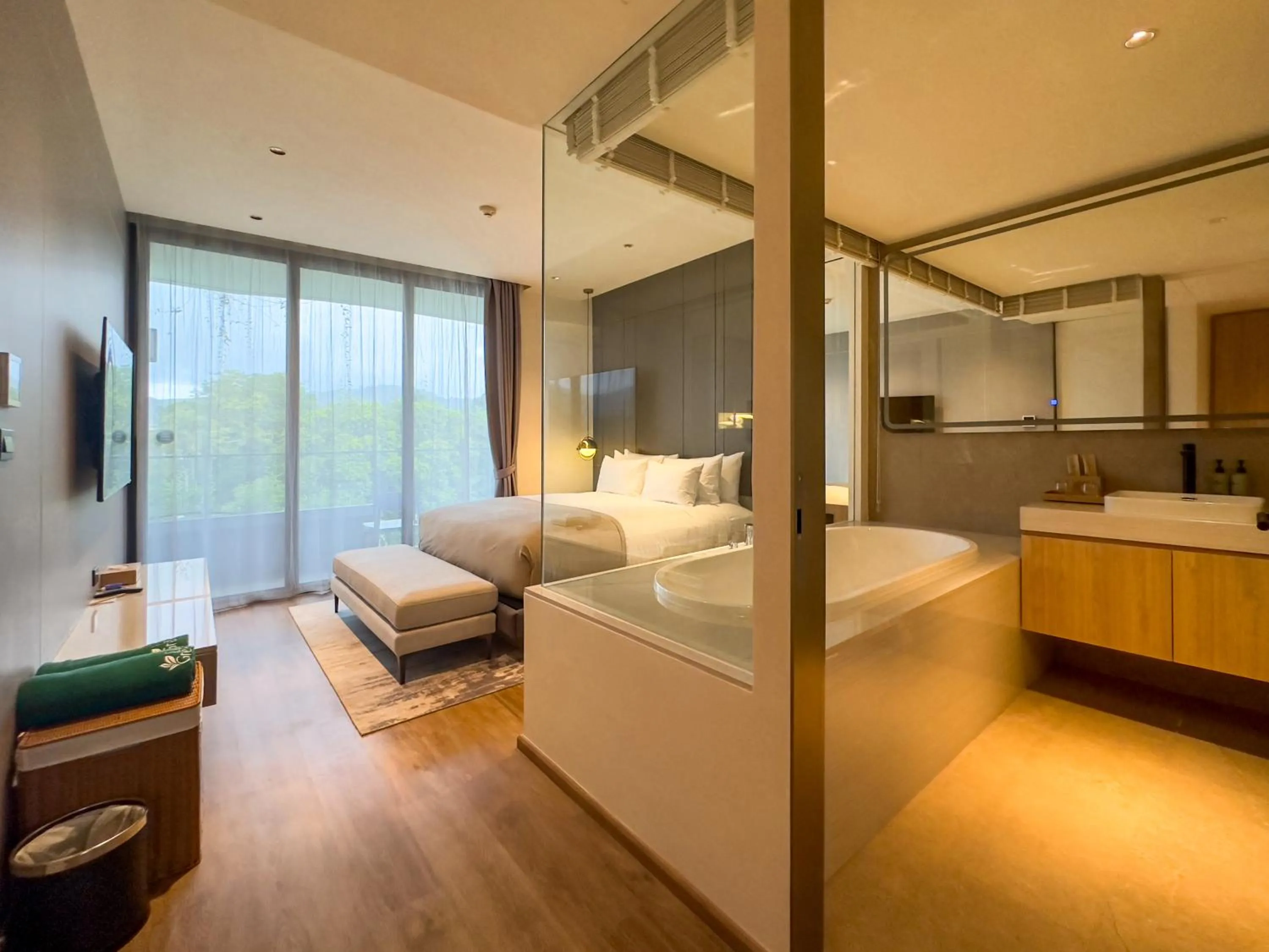 Bed in La Green Hotel and Residence