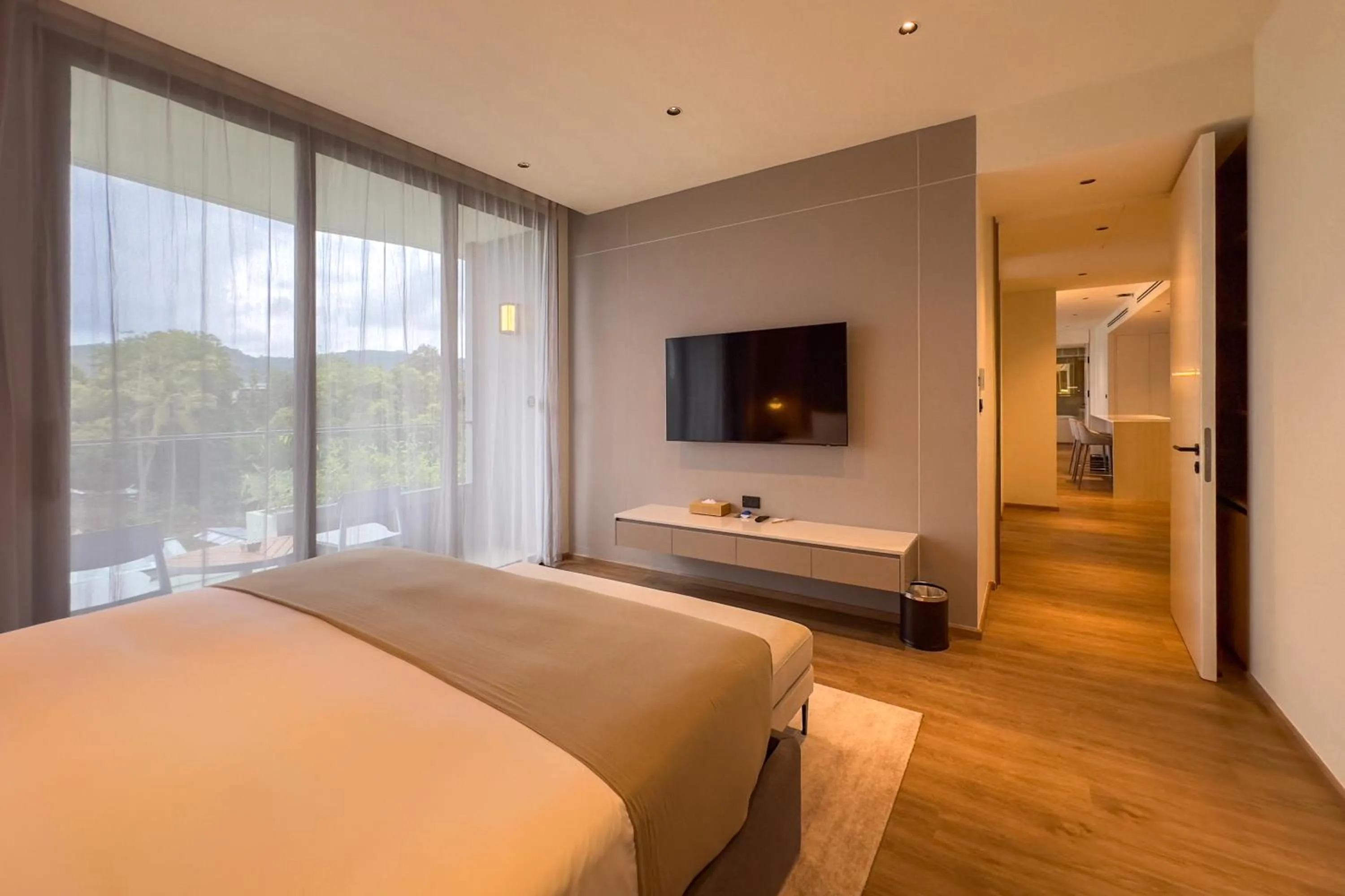 Communal lounge/ TV room, Bed in La Green Hotel and Residence