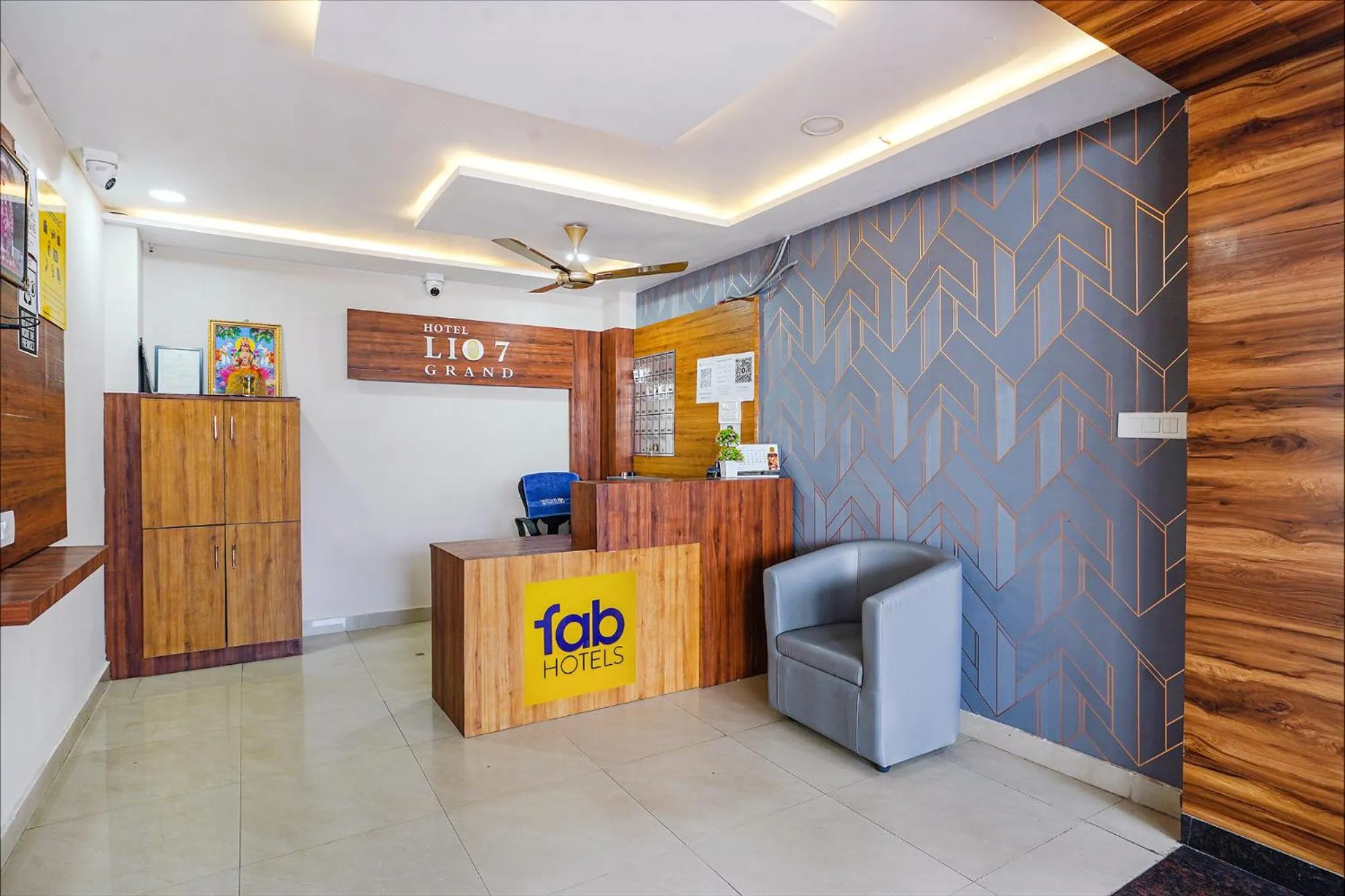 Lobby or reception in FH Lio7 Grand - Nr Wellness Hospital, Hastinapuram