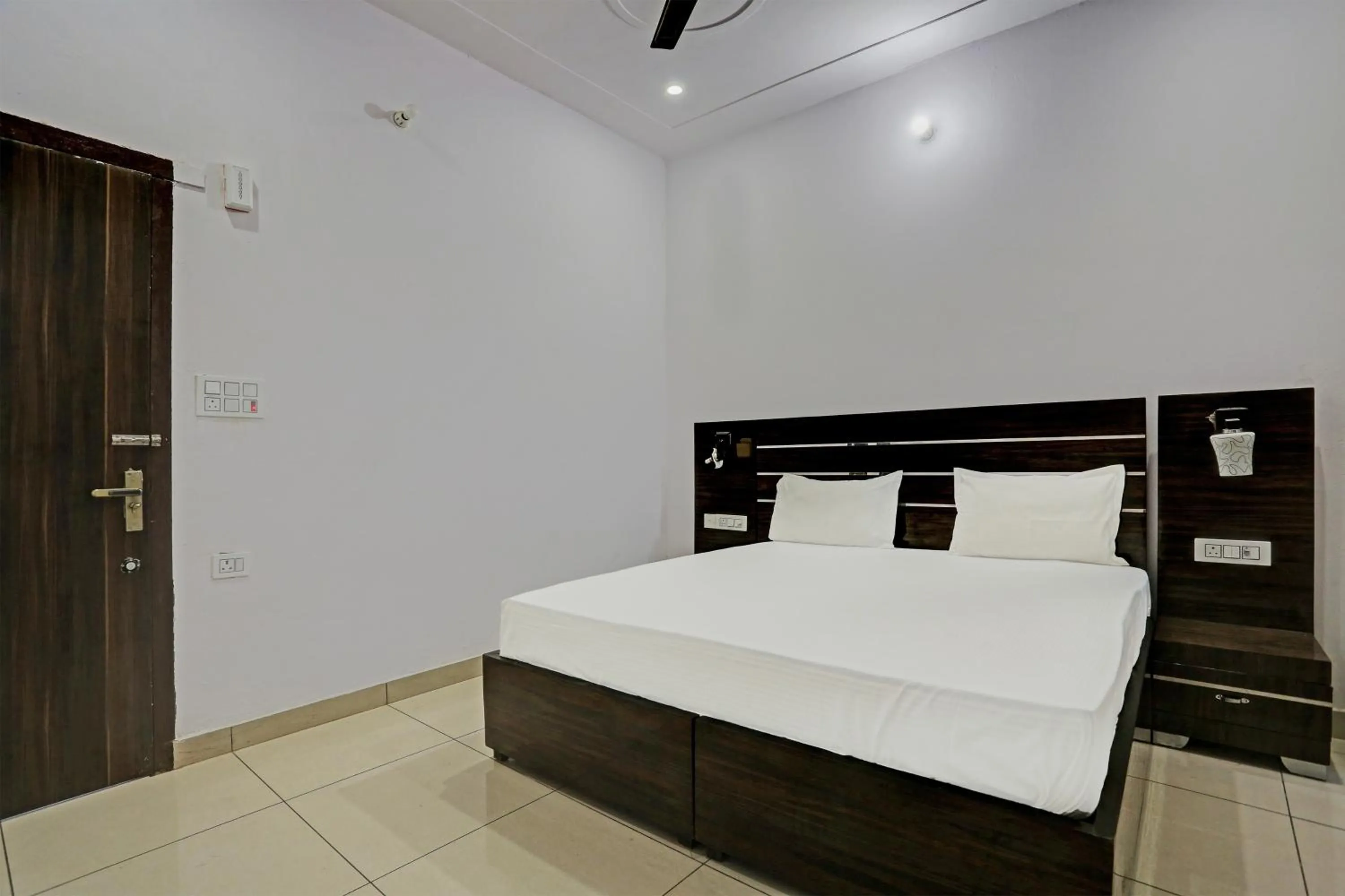 Bedroom in Hotel O Mahak Hotel & Restaurant