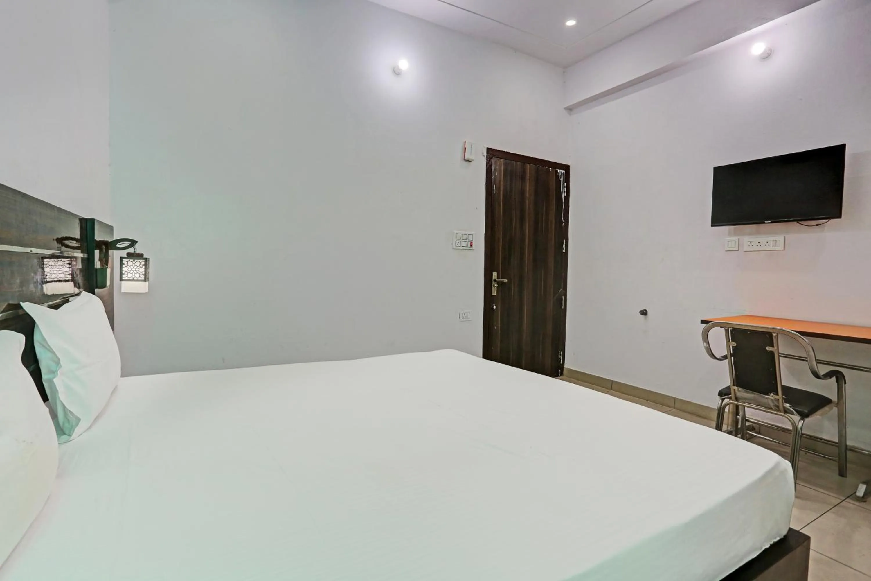 Bedroom in Hotel O Mahak Hotel & Restaurant