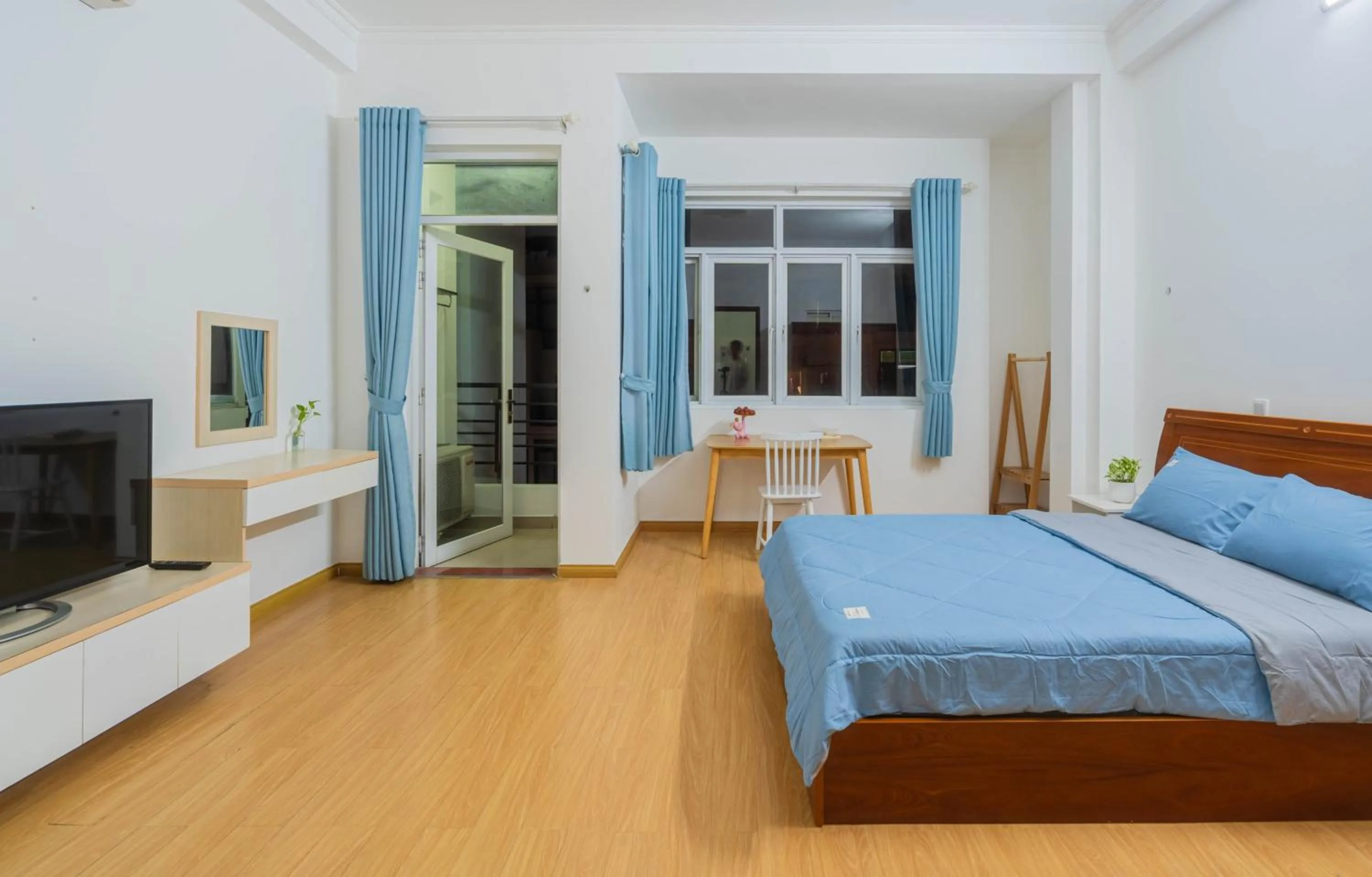 Photo of the whole room, Bed in LalaHouse Riverside Residence