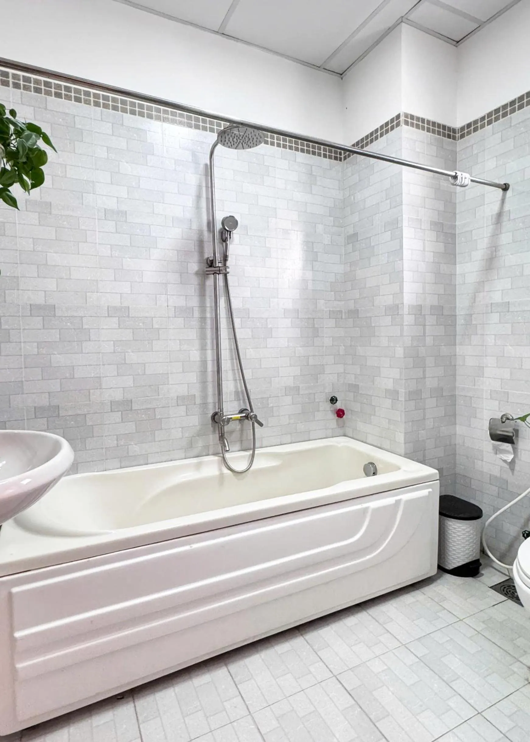 LalaHouse Riverside Residence