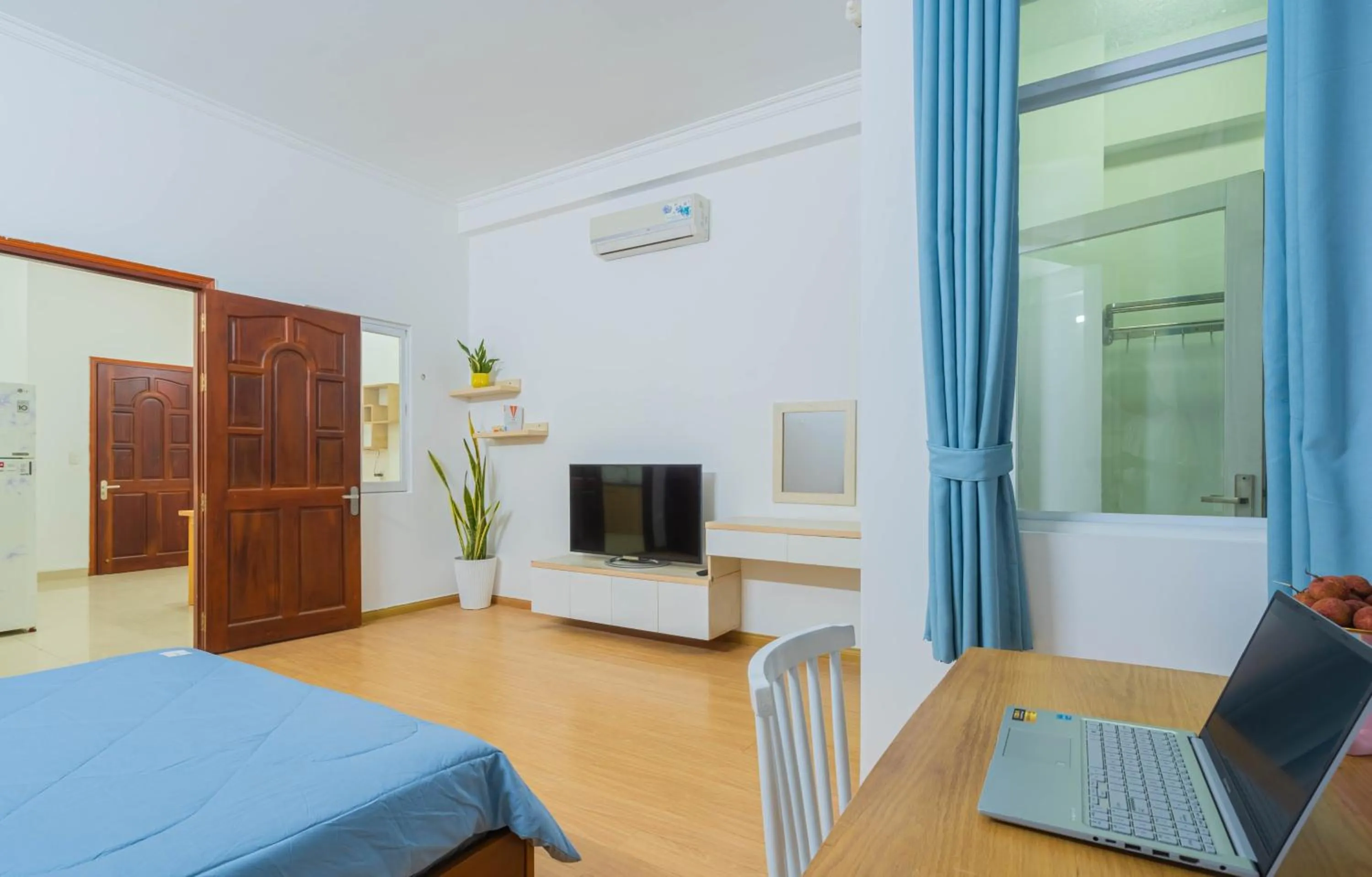 Photo of the whole room in LalaHouse Riverside Residence