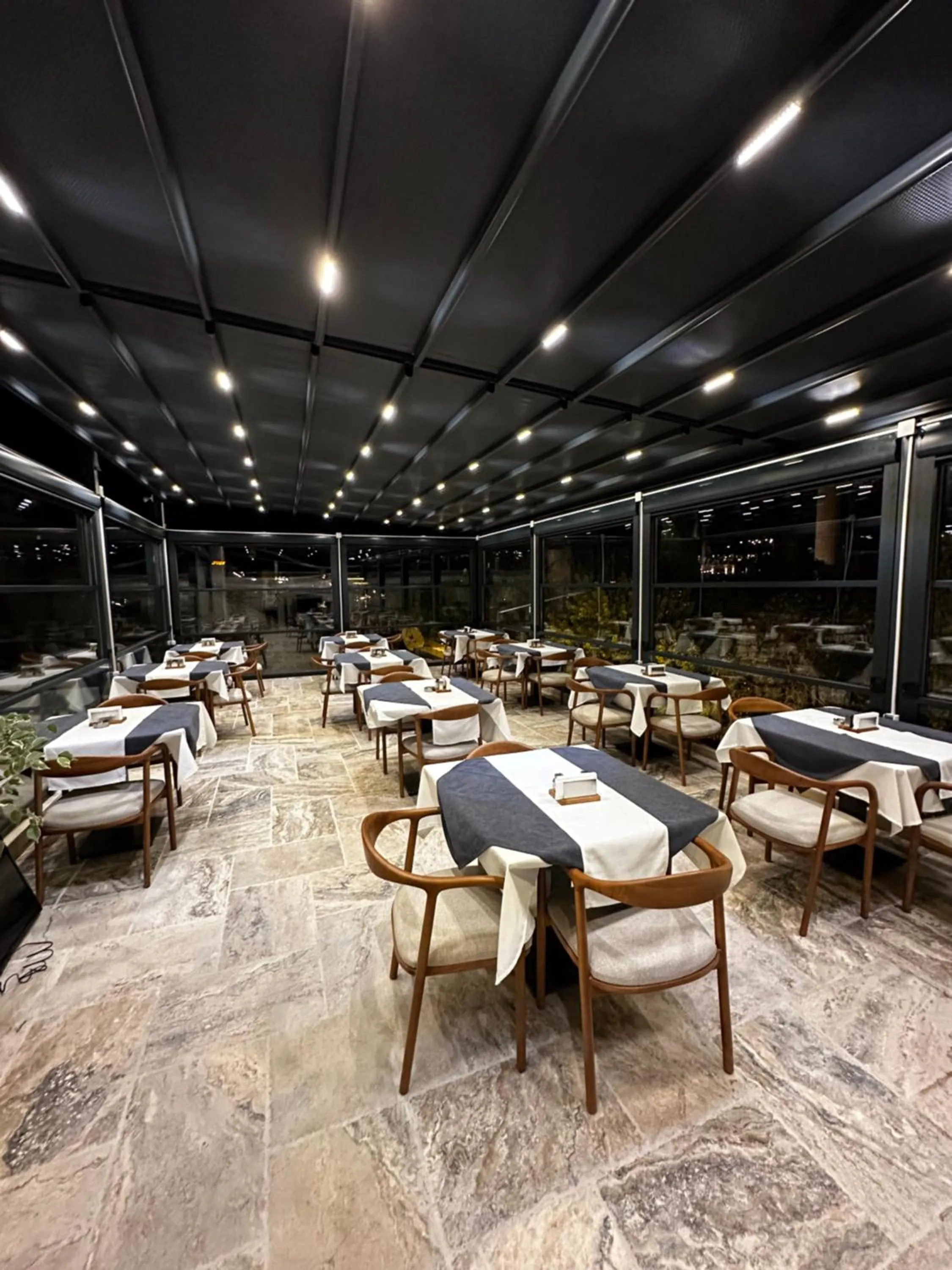 Restaurant/places to eat in Noah's Ark Cave Hotel