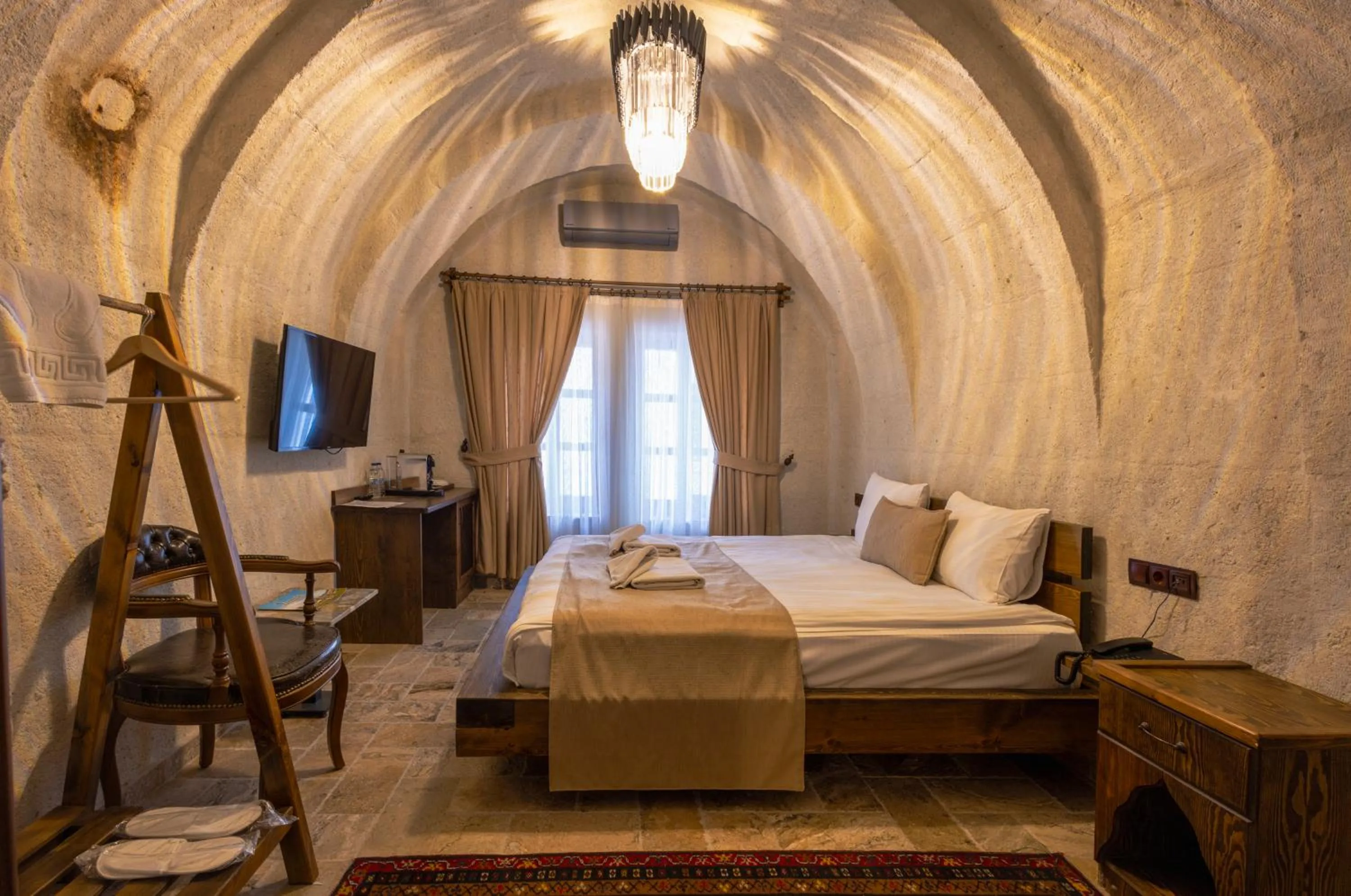 Photo of the whole room in Noah's Ark Cave Hotel