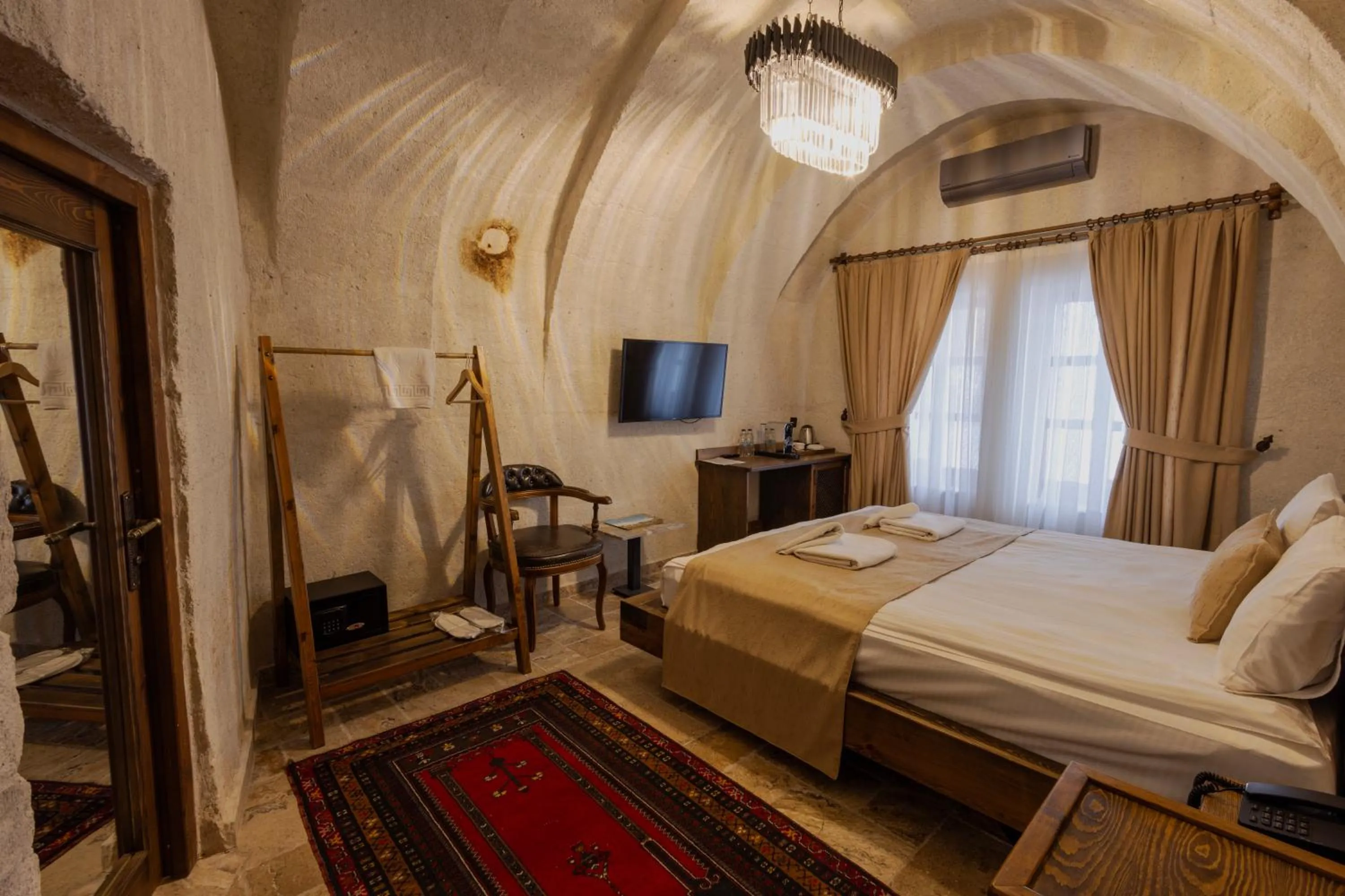 Photo of the whole room in Noah's Ark Cave Hotel