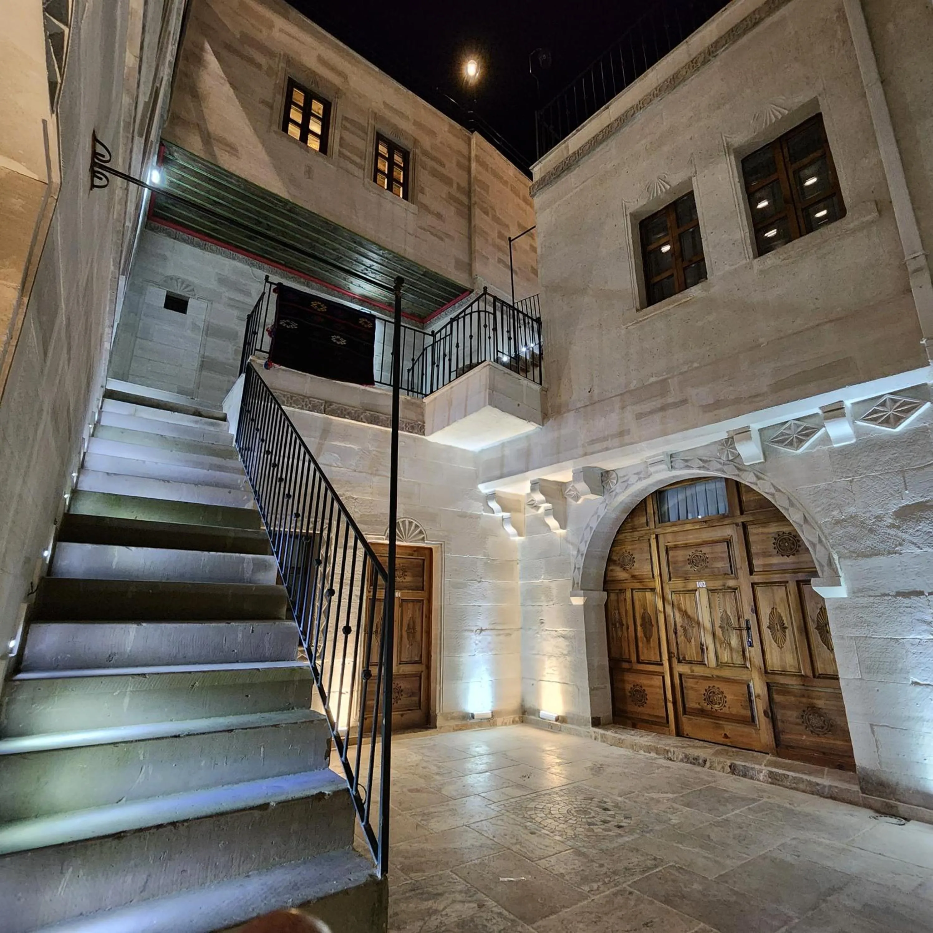 Night in Noah's Ark Cave Hotel