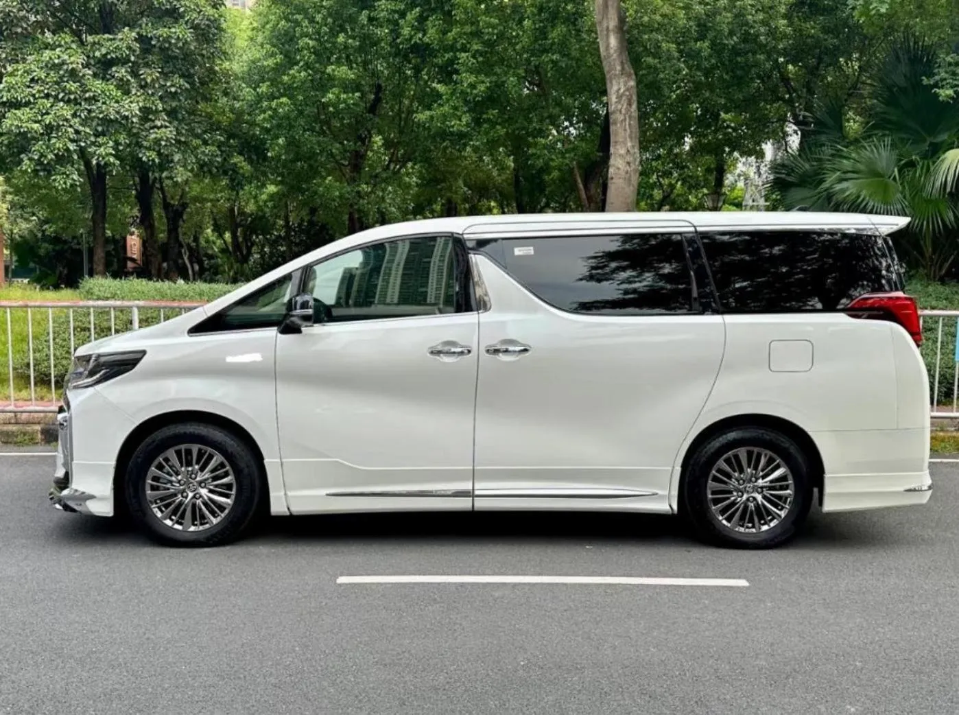 Parking in Noah's Ark Cave Hotel