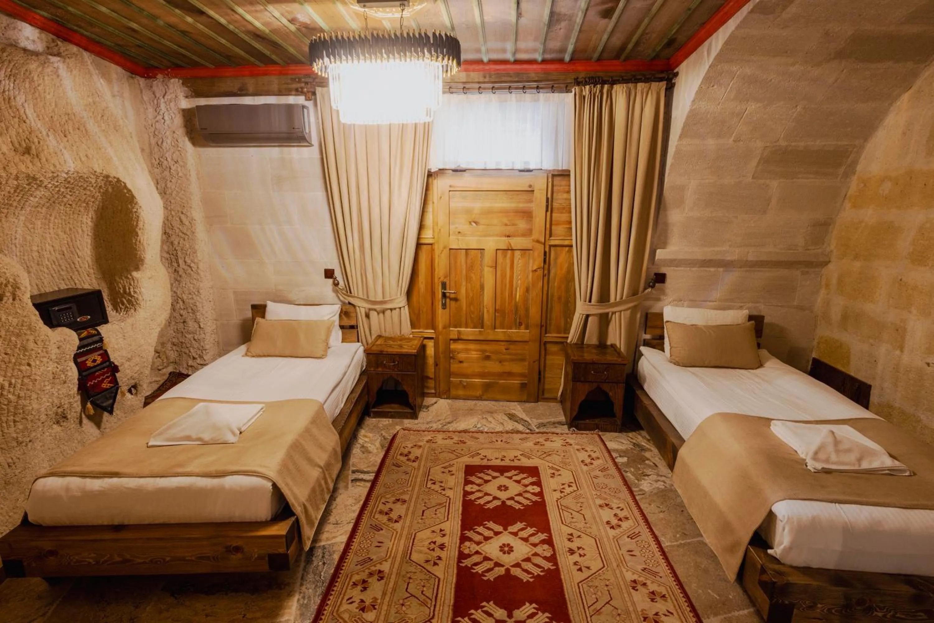 Photo of the whole room in Noah's Ark Cave Hotel