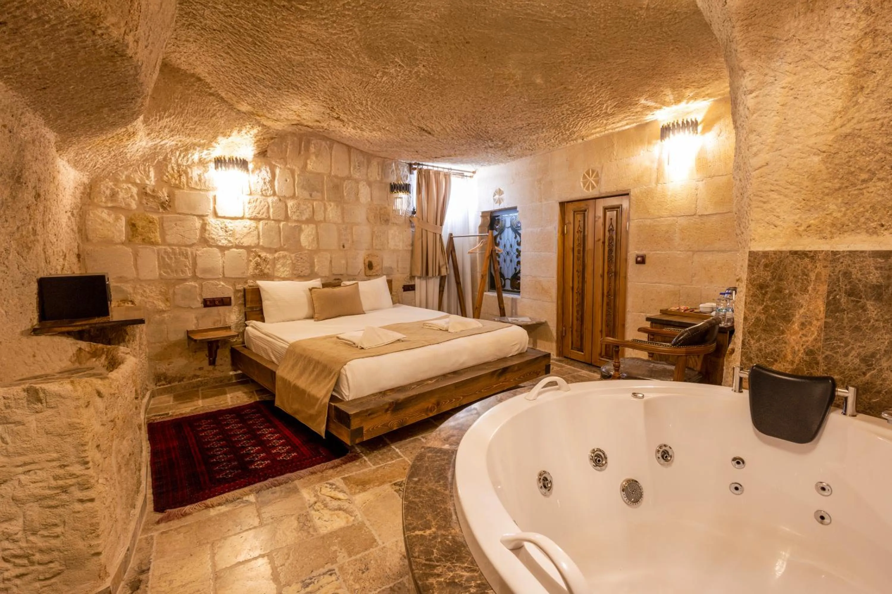 Bedroom in Noah's Ark Cave Hotel