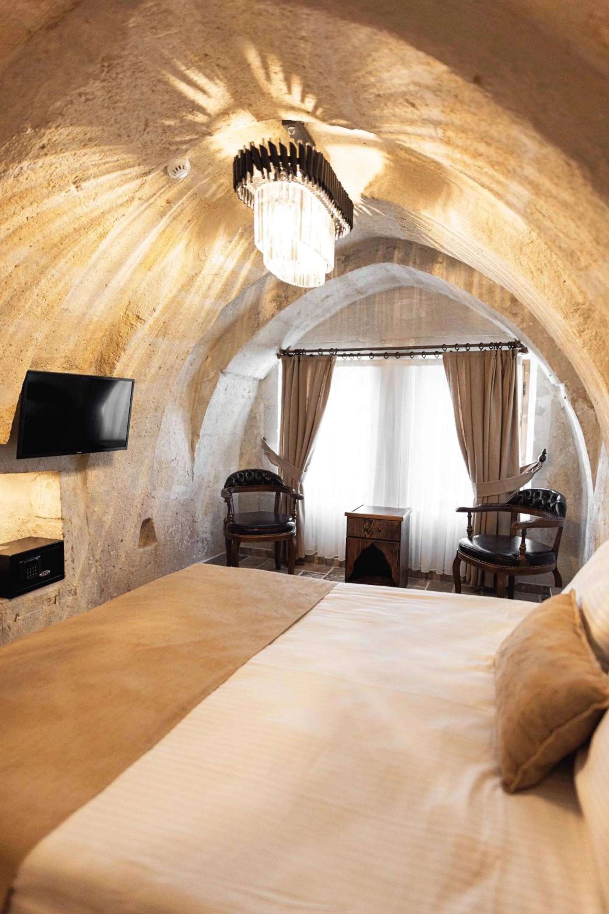 Bed in Noah's Ark Cave Hotel
