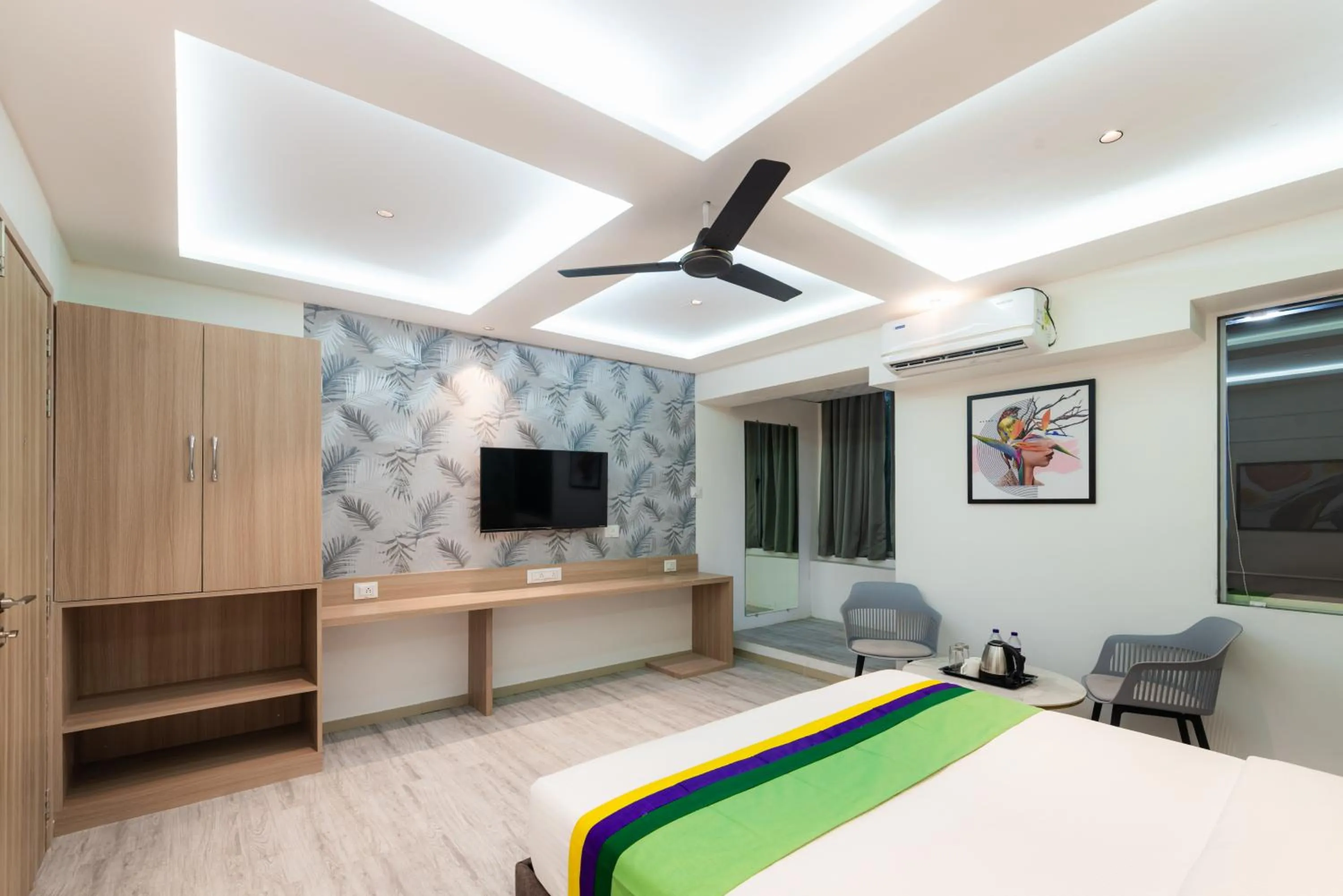 Bed in Treebo Cocostay, Hadapsar