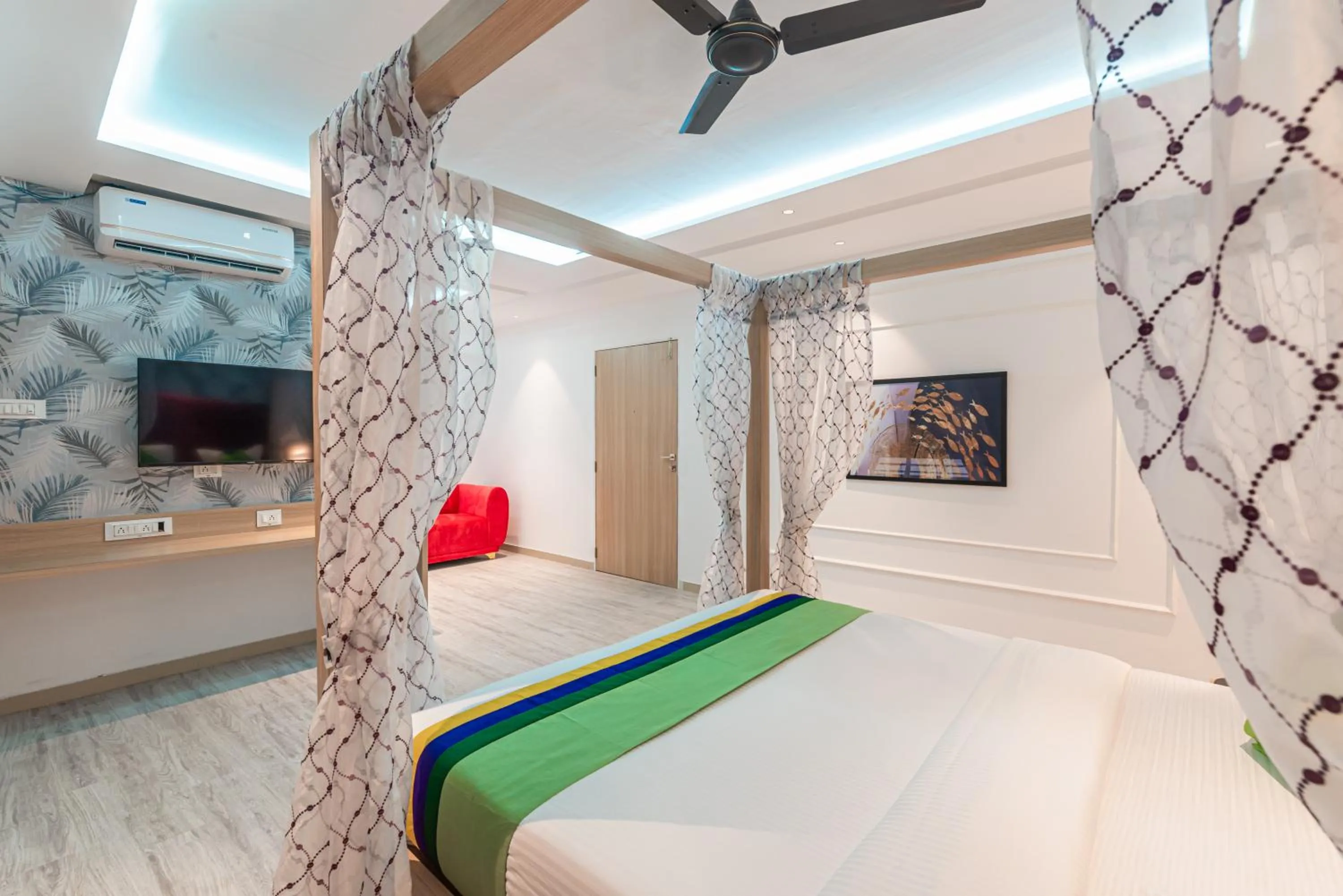 Bedroom, Bed in Treebo Cocostay, Hadapsar