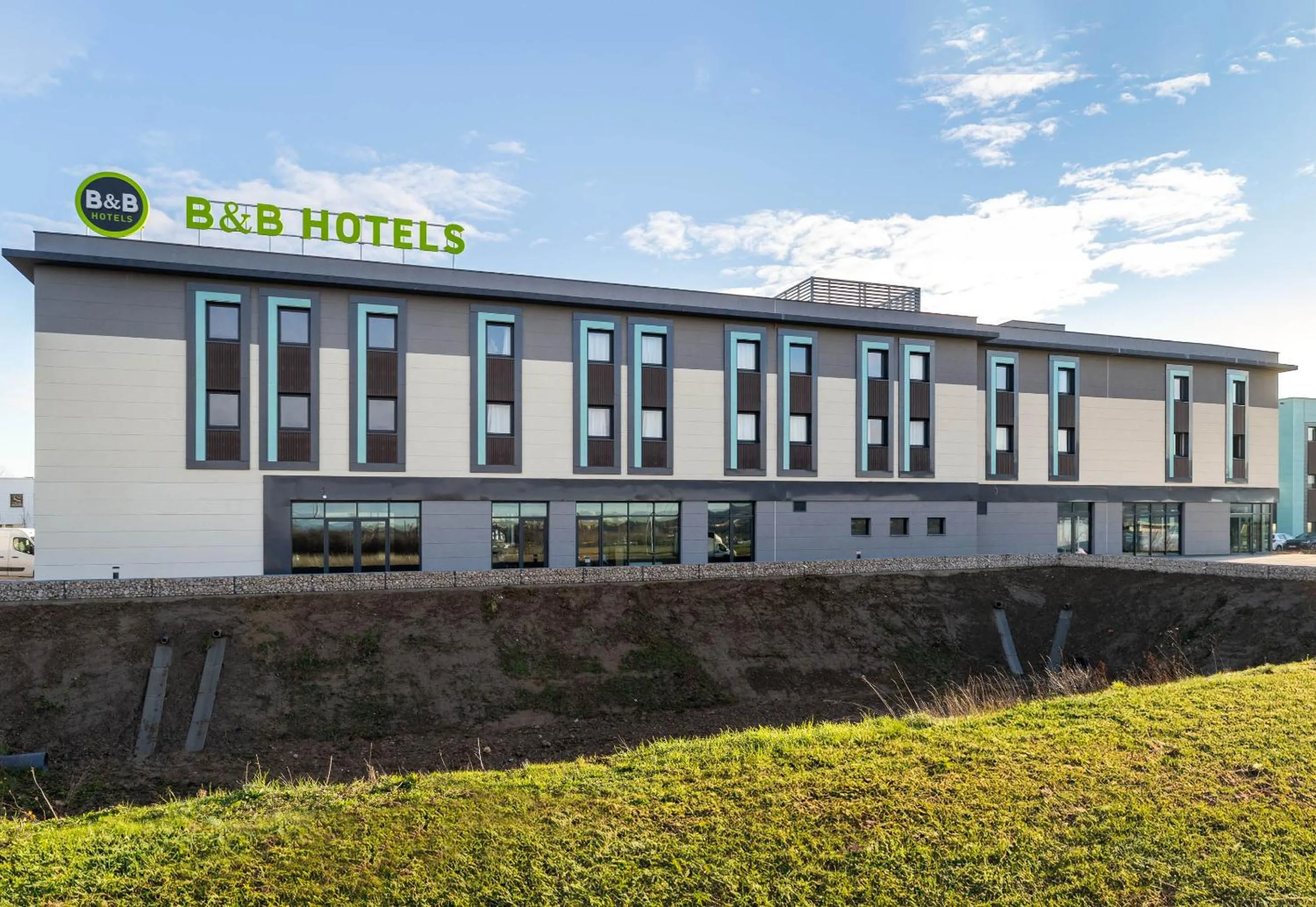 Property building in B&B HOTEL Massieux Genay