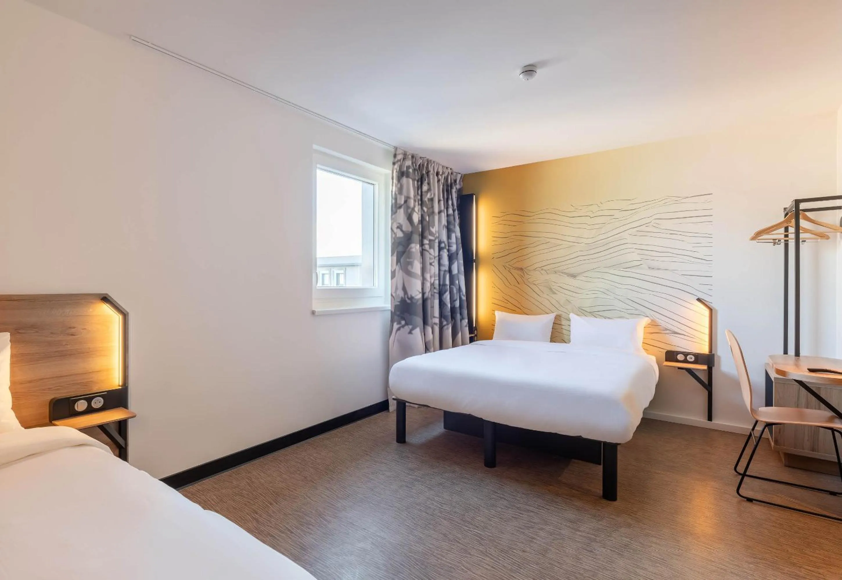 Bedroom, Bed in B&B HOTEL Massieux Genay