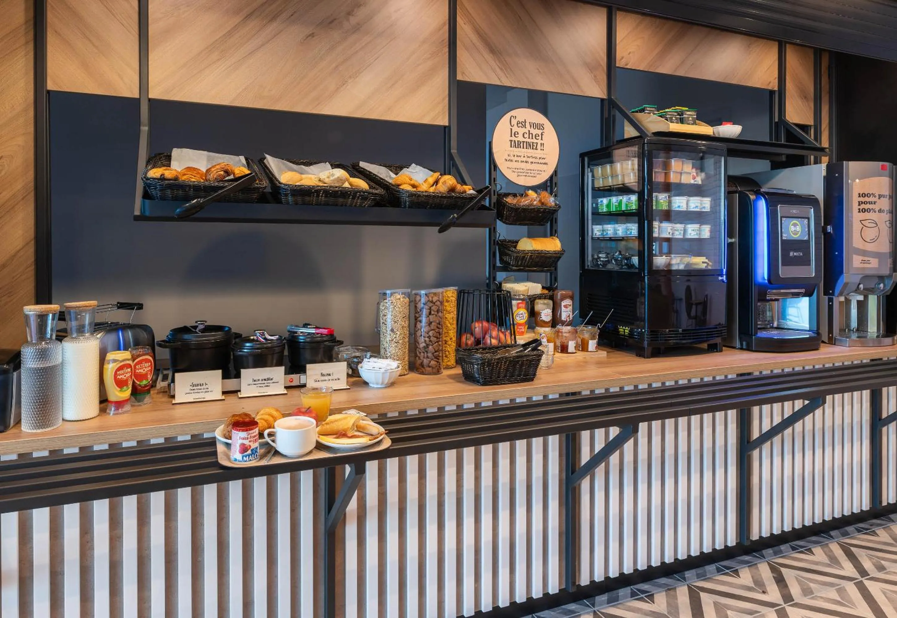 Breakfast in B&B HOTEL Massieux Genay