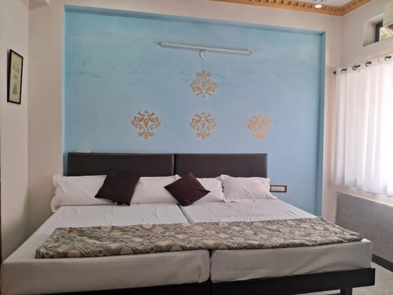 Photo of the whole room, Bed in Jajora Hotel by Premier Hotels