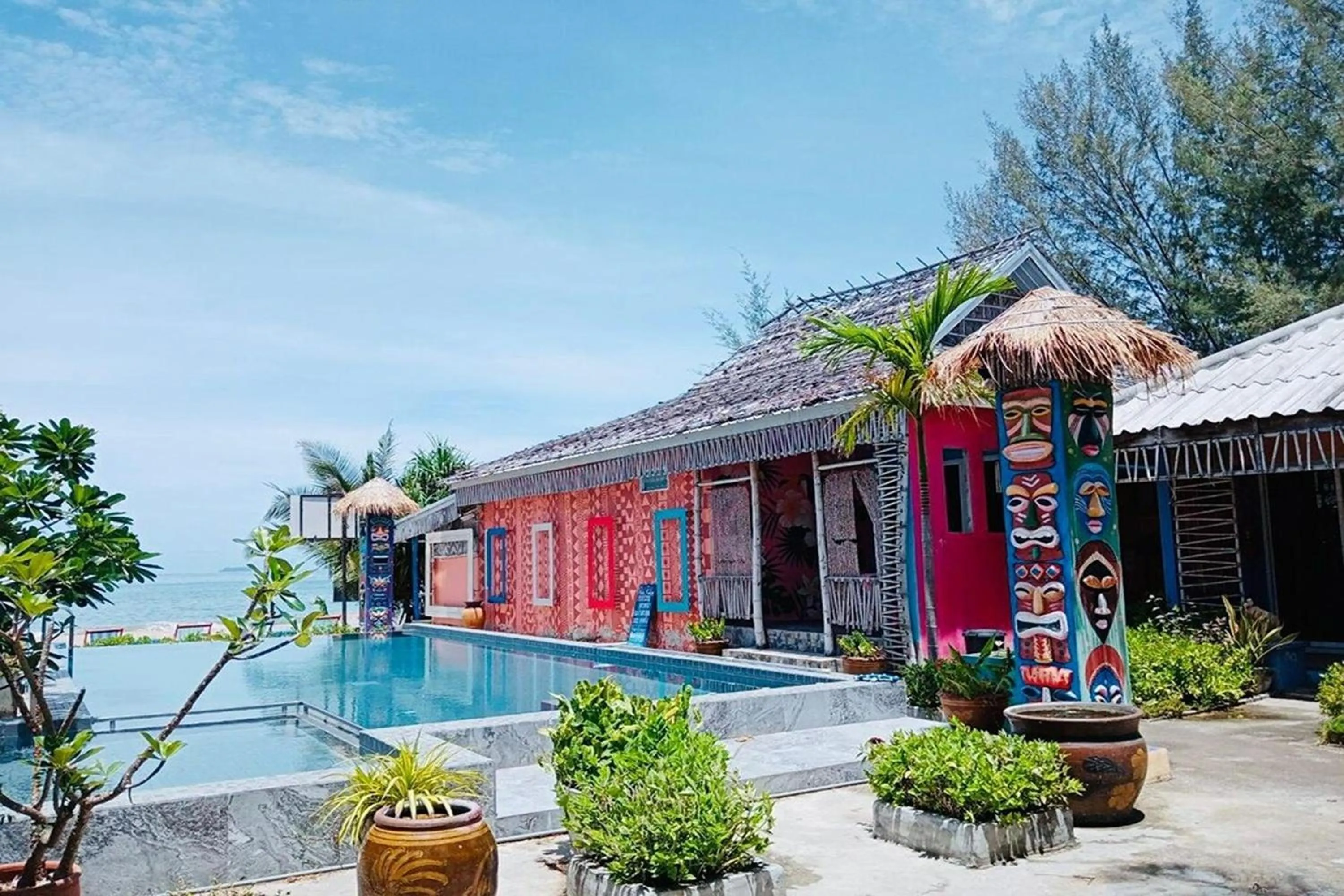 Swimming pool in Chaba Bungalows