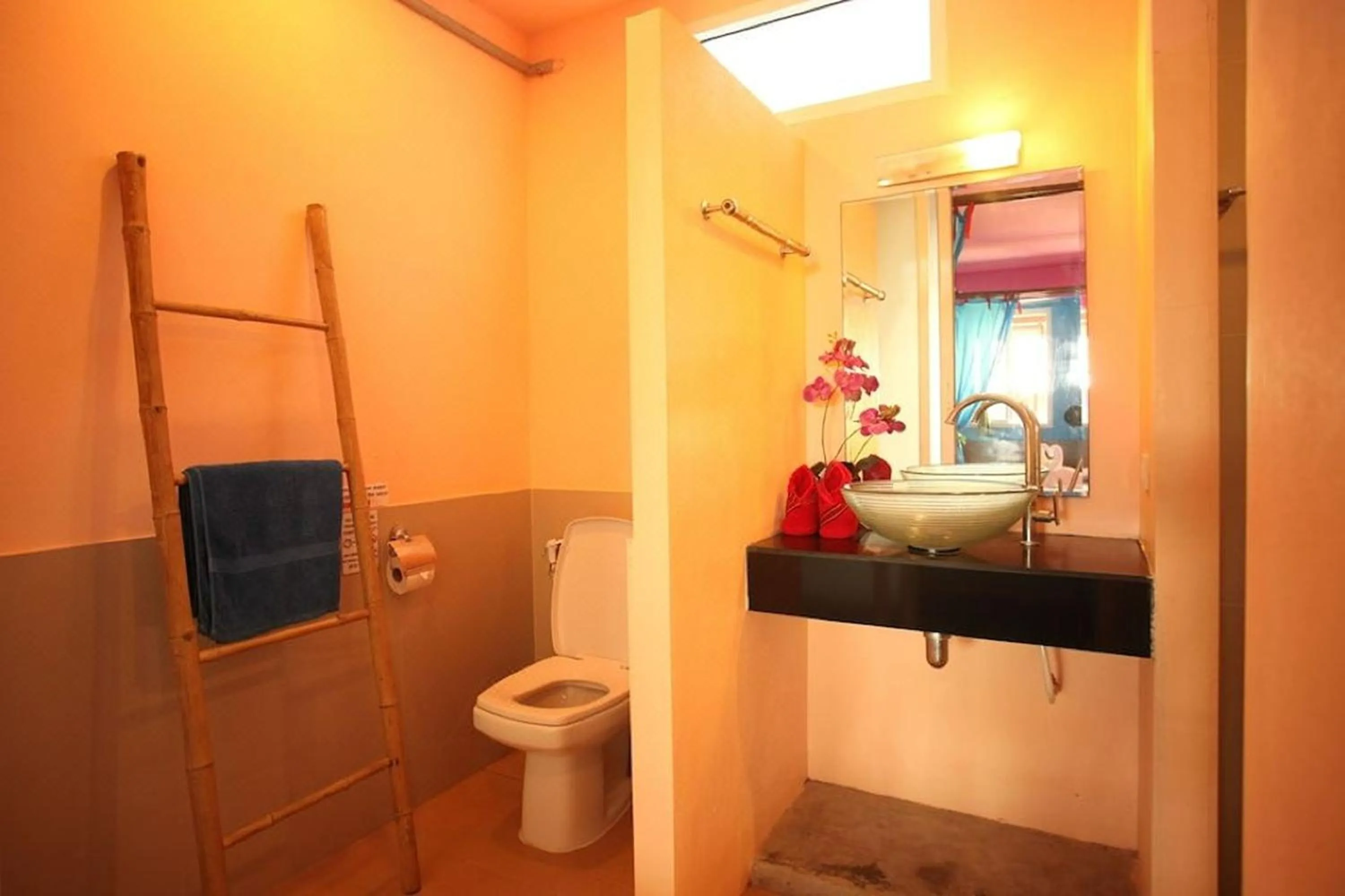 Toilet in Chaba Bungalows