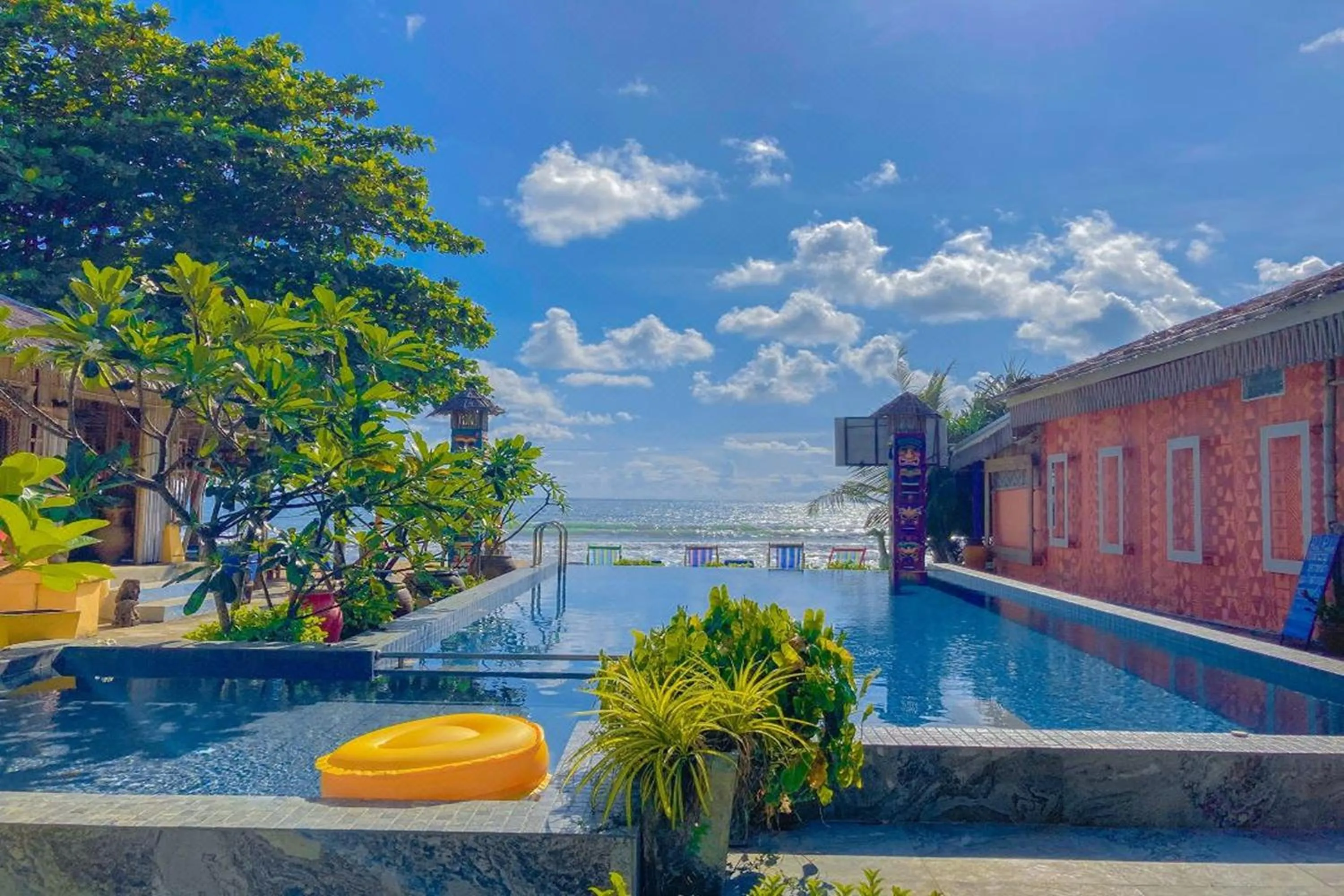 Property building in Chaba Bungalows