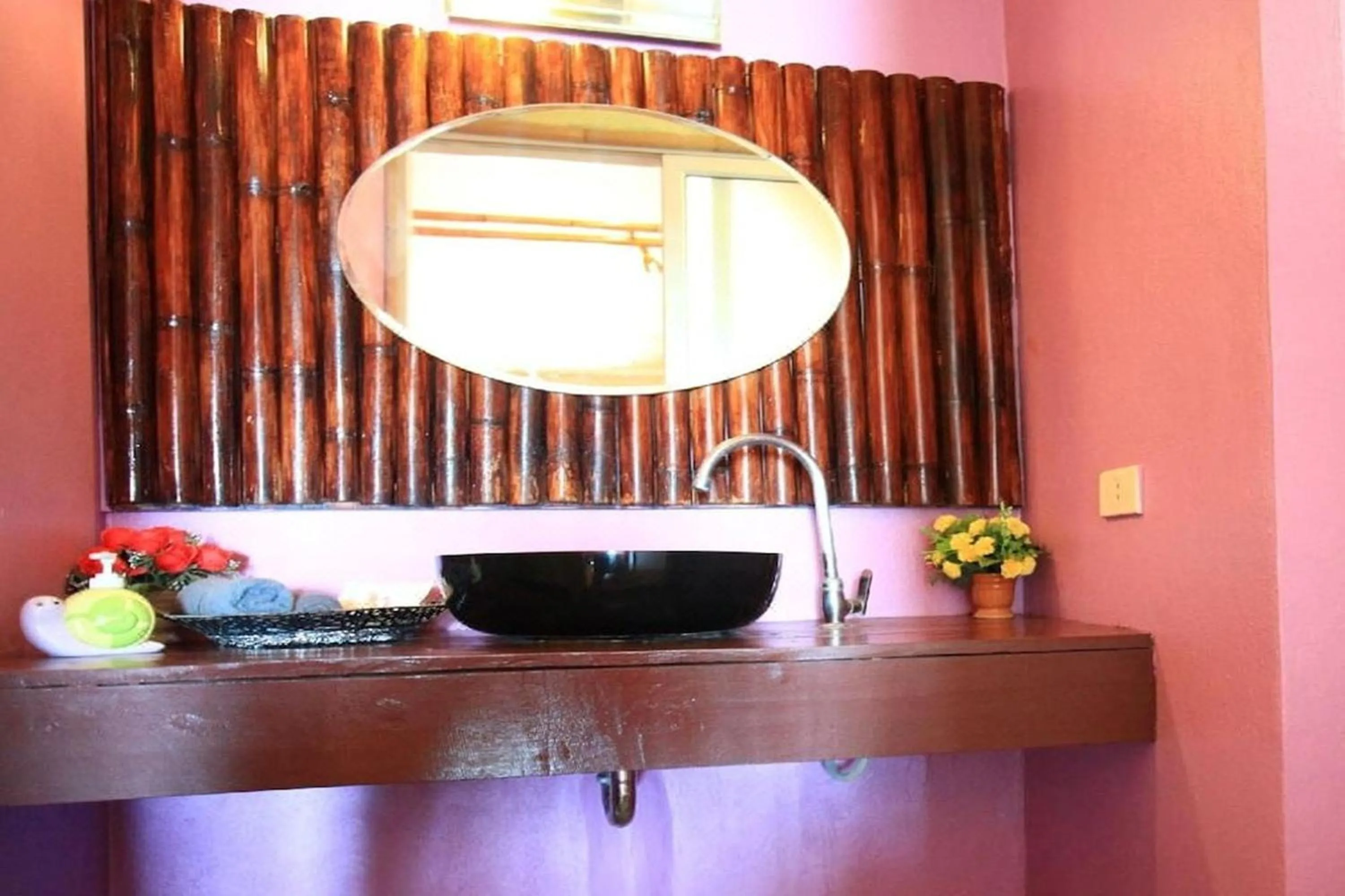 hair dresser in Chaba Bungalows