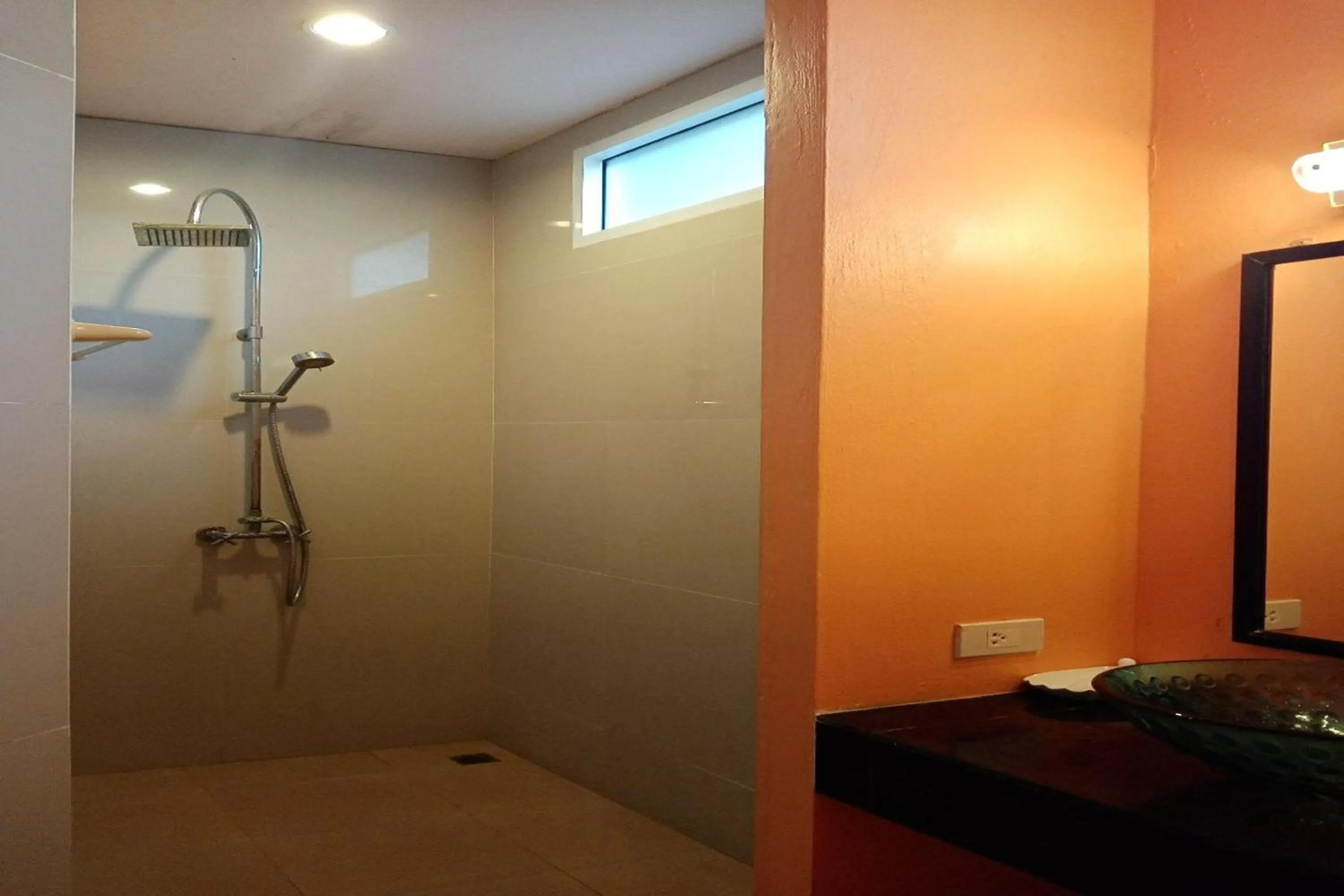 Shower in Chaba Bungalows