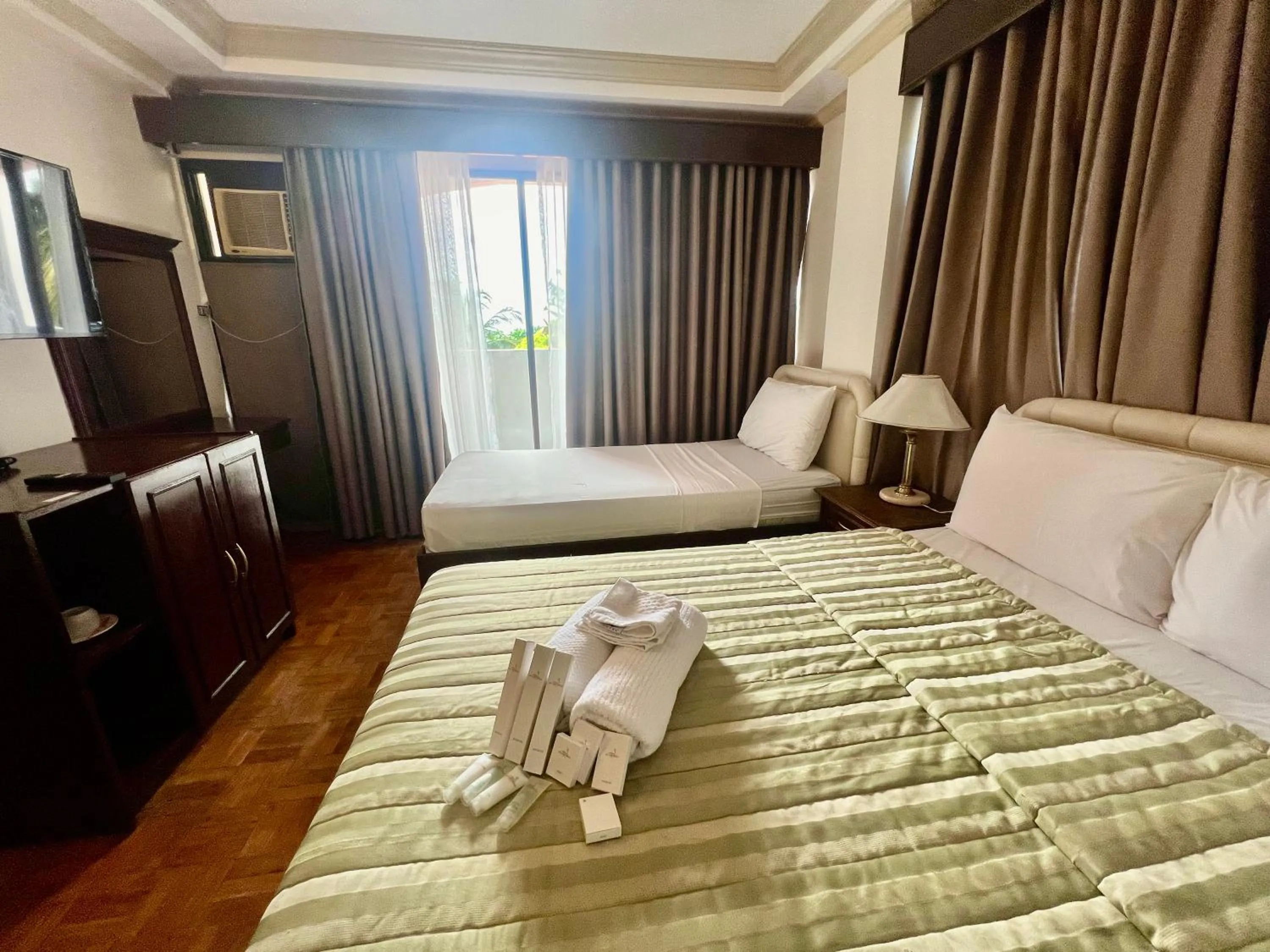 Bed in My Little Island Hotel