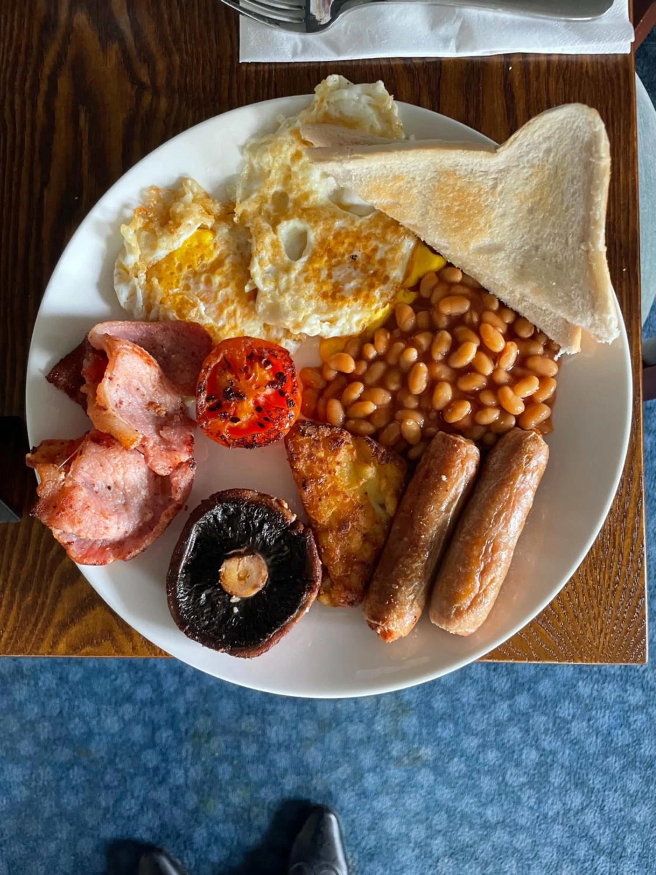 Breakfast in Leaking Well, Dunhampton