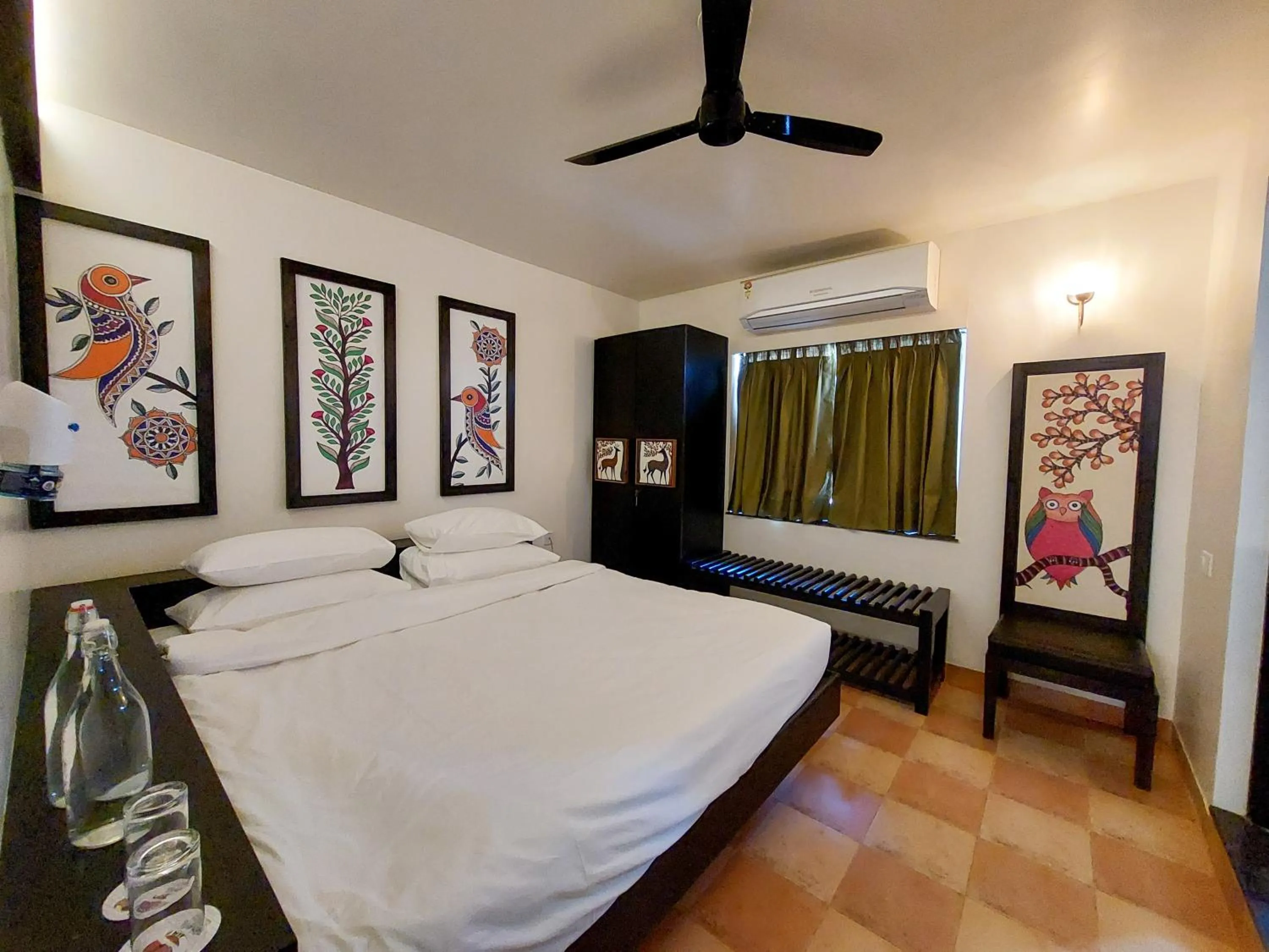 Photo of the whole room, Bed in Tathastu Tadoba