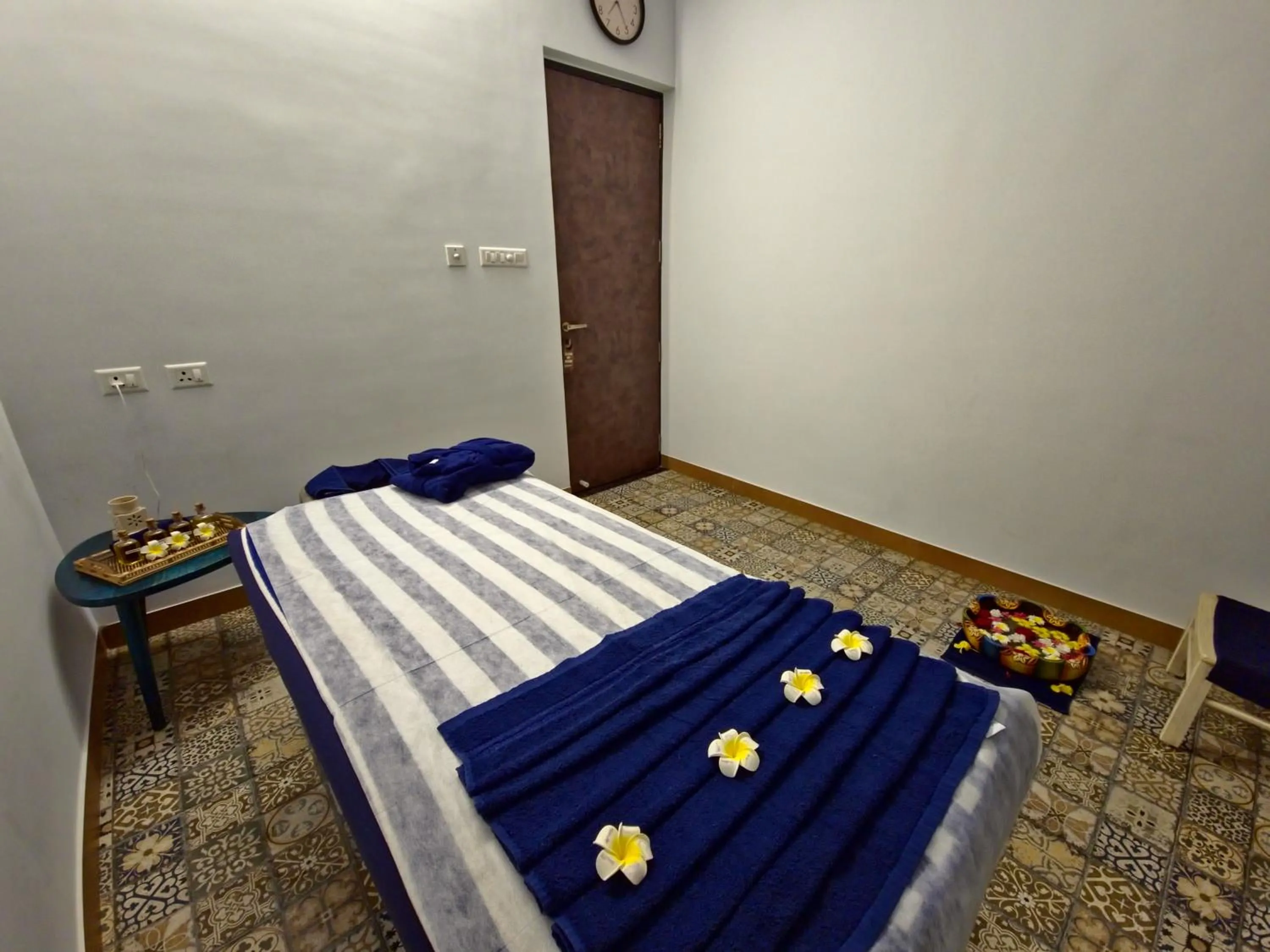 Spa and wellness centre/facilities, Bed in Tathastu Tadoba