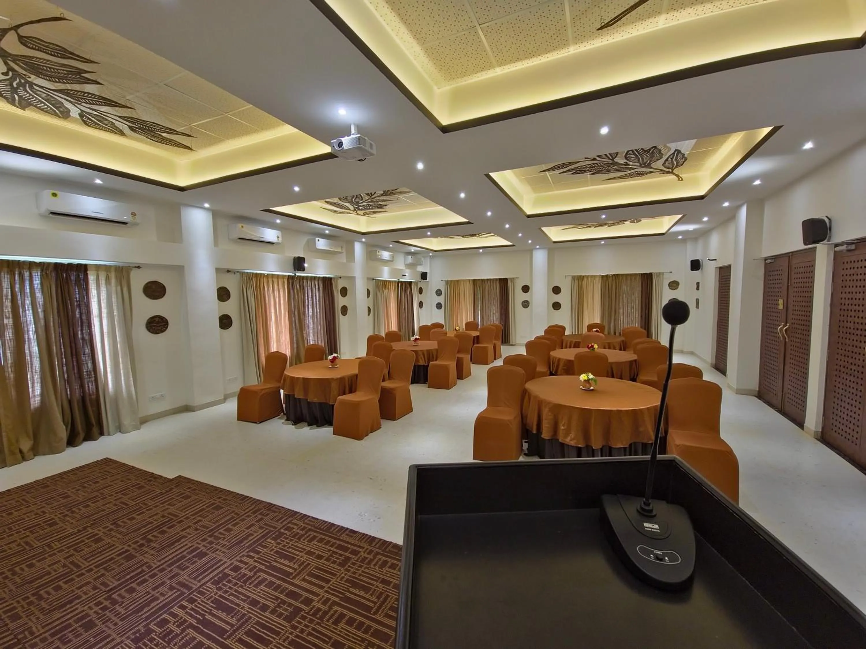 Banquet/Function facilities in Tathastu Tadoba