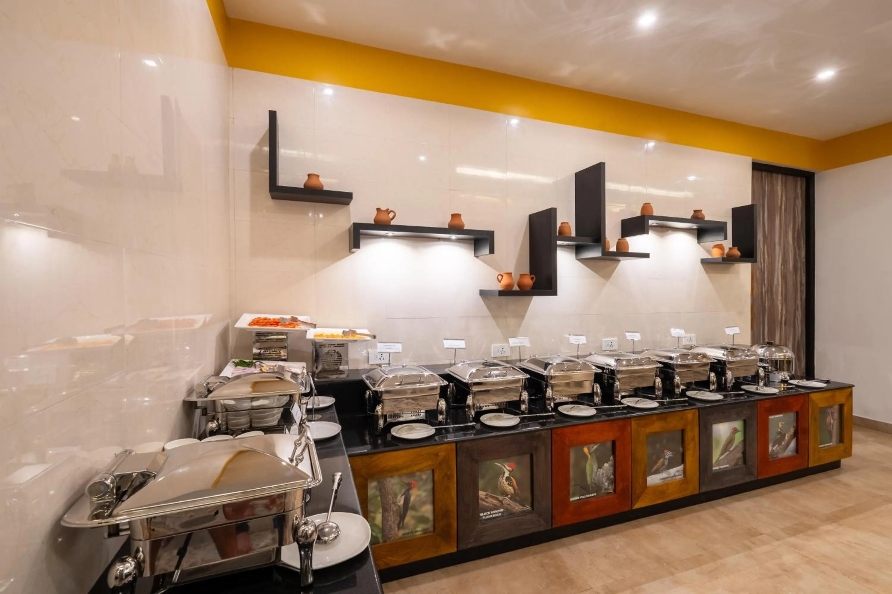 Restaurant/places to eat in Tathastu Tadoba