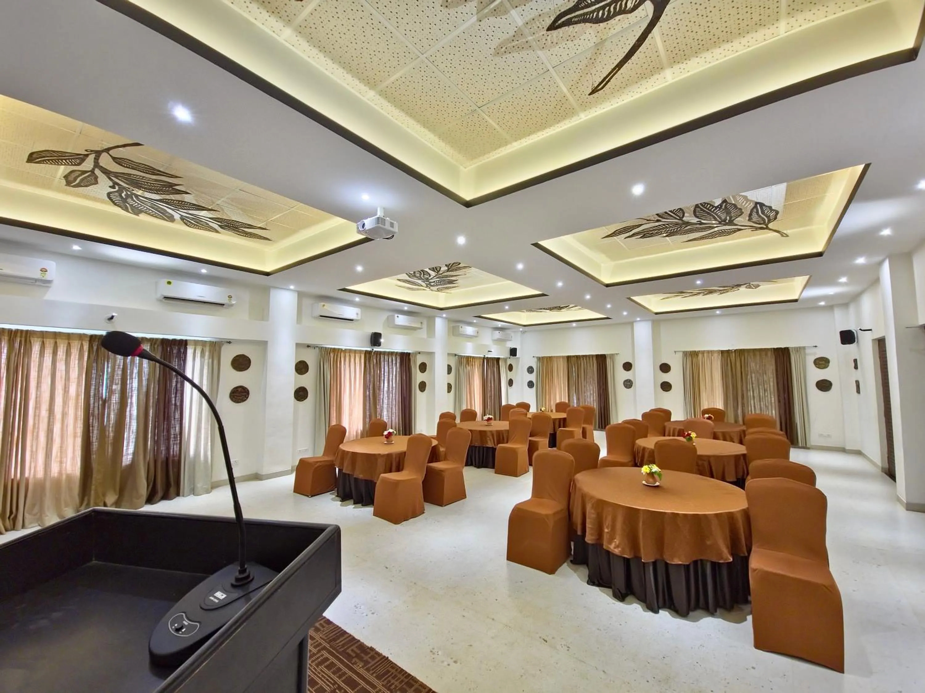 Banquet/Function facilities in Tathastu Tadoba