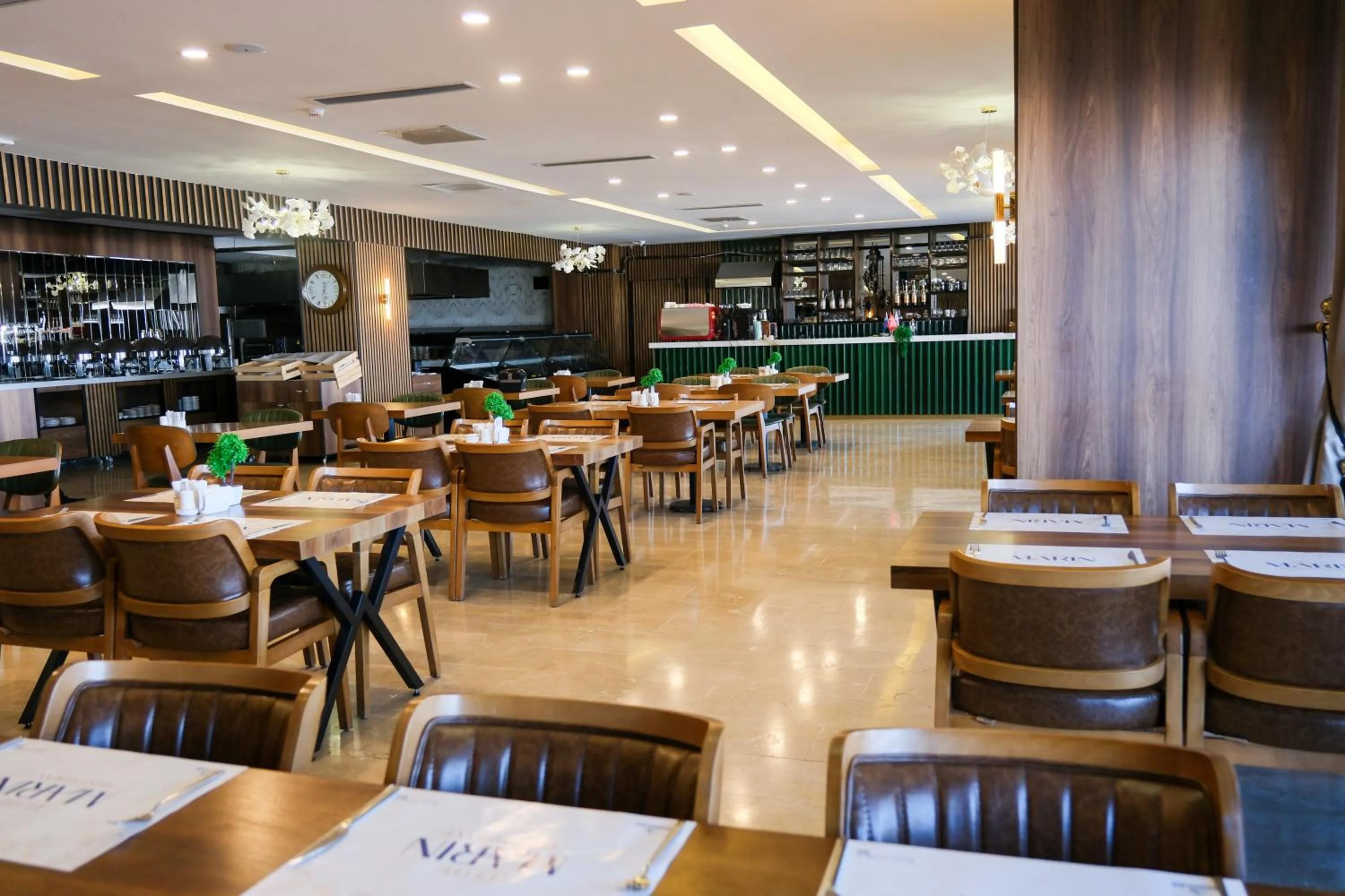 Restaurant/places to eat in Elite World GO Van Edremit